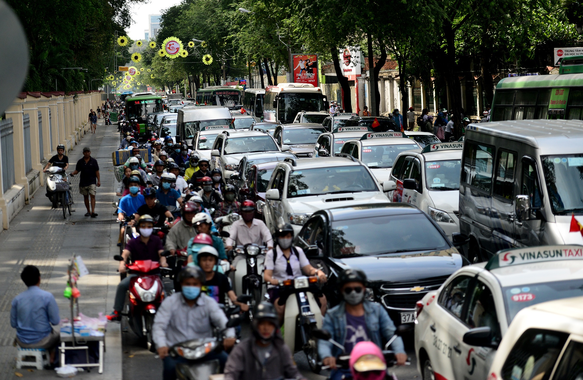 ket xe ngay cuoi nam o Sai Gon anh 5