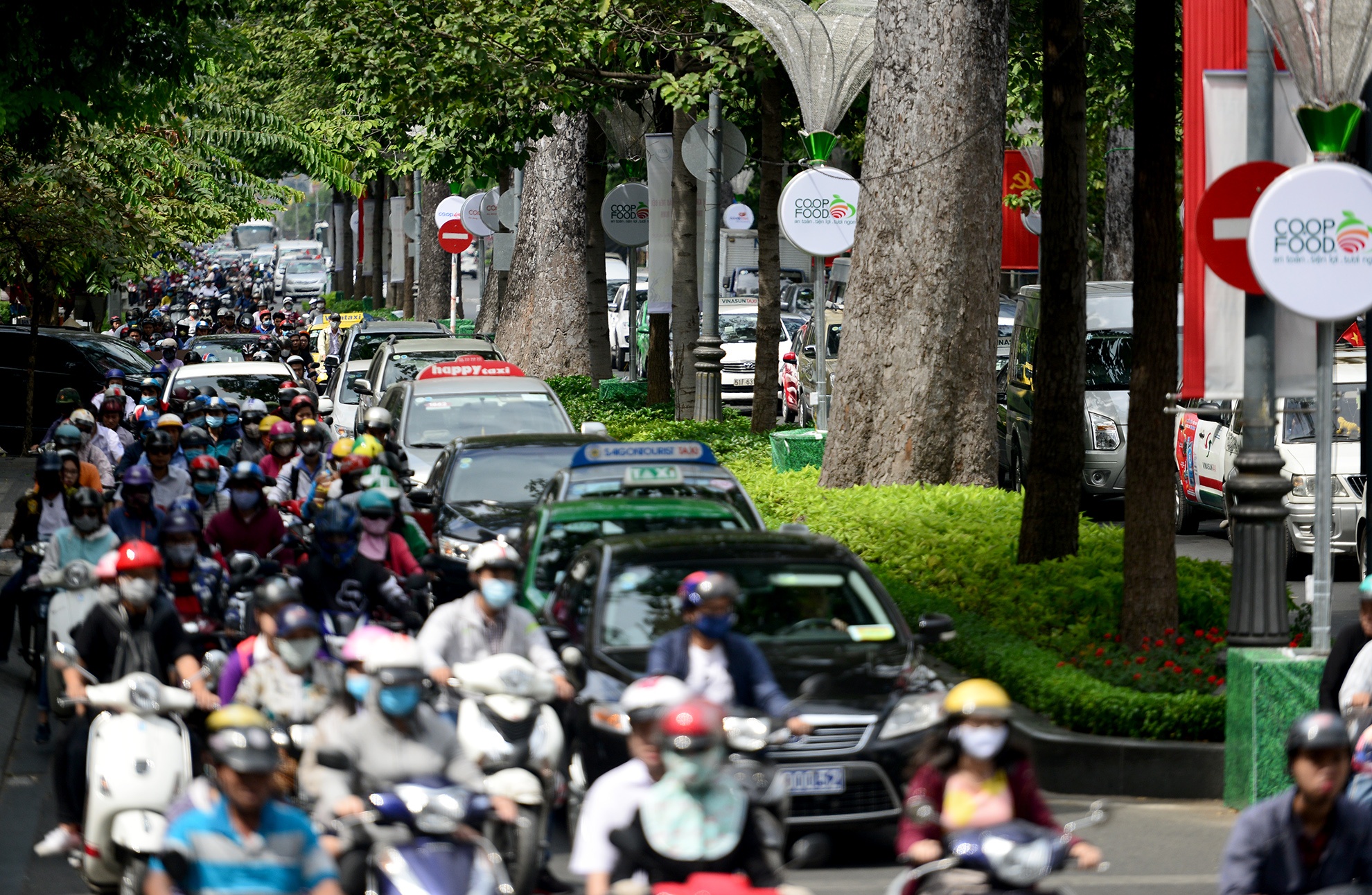 ket xe ngay cuoi nam o Sai Gon anh 7