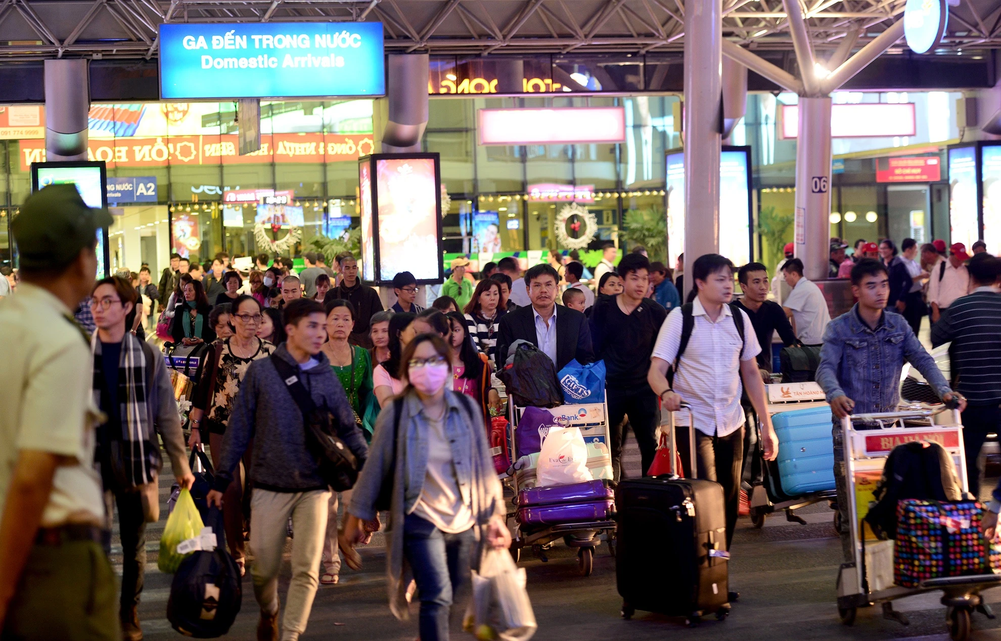 Hinh anh xau xi chi co o Tan Son Nhat anh 6