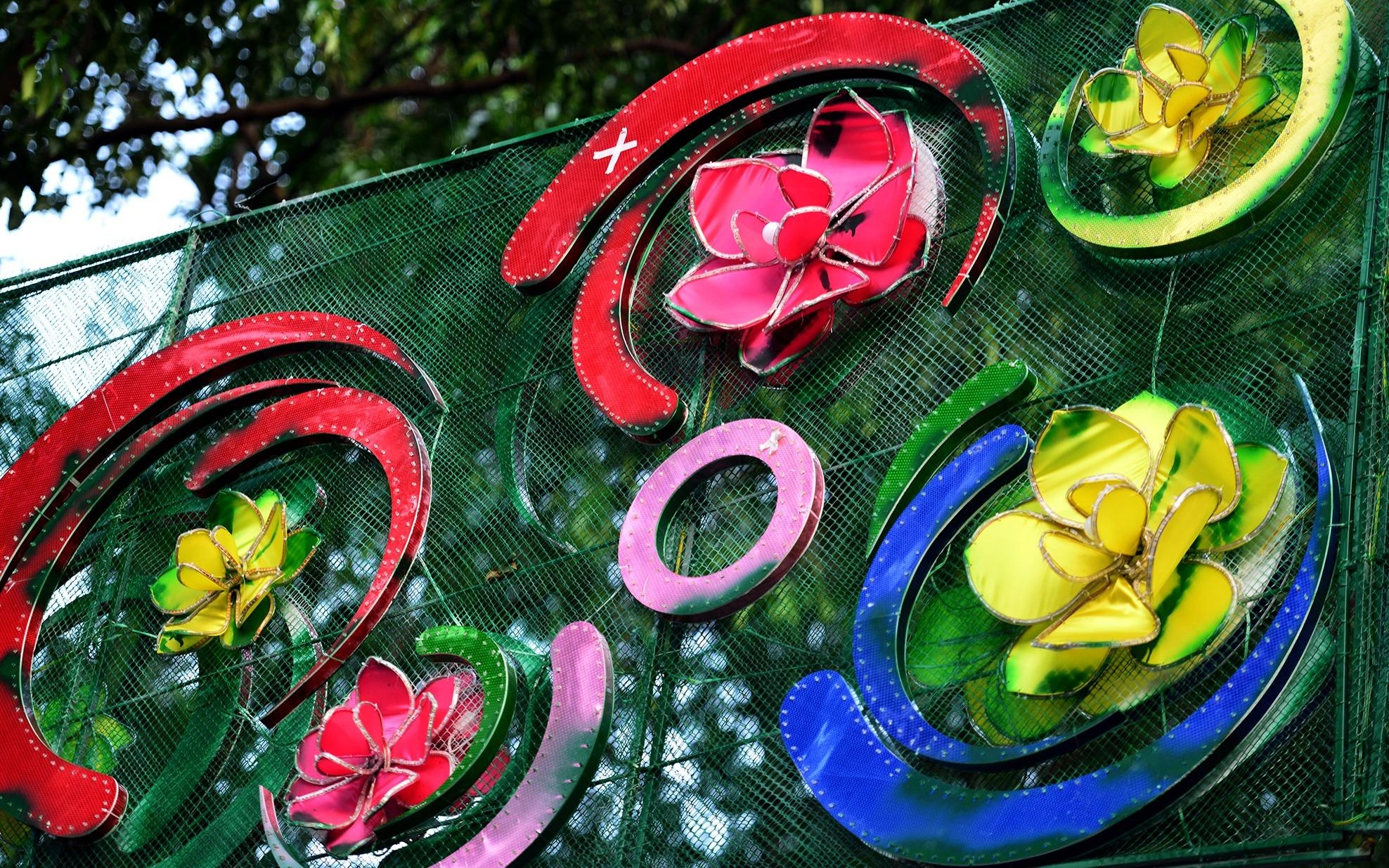 Doan duong 500 m trang tri loe loet o Sai Gon hinh anh