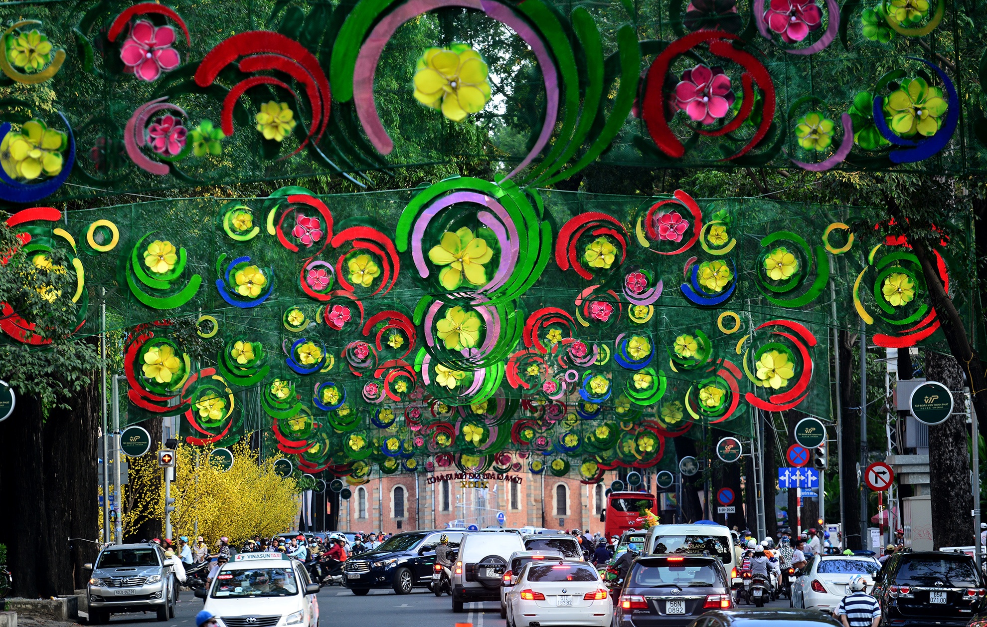 den trang tri duong Pham Ngoc Thach loe loet anh 2