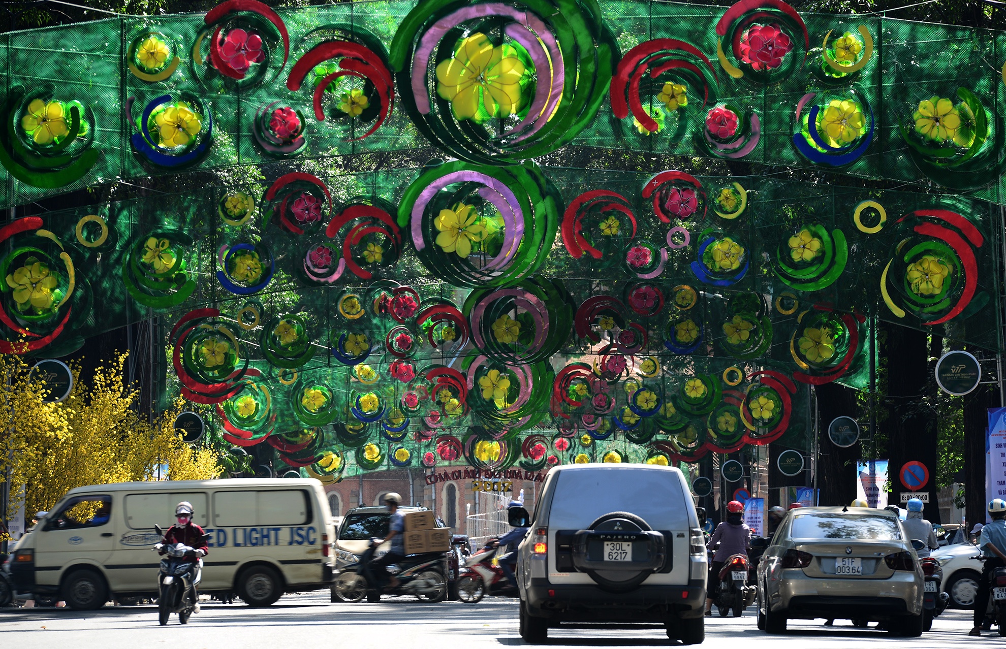 den trang tri duong Pham Ngoc Thach loe loet anh 7