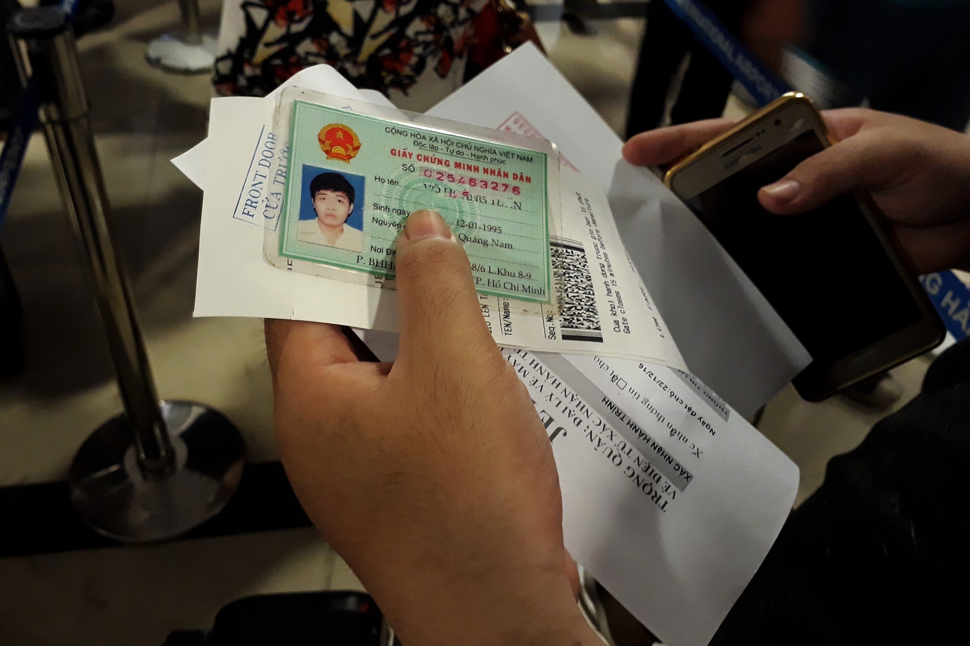 San bay Tan Son Nhat chat cung nguoi anh 10