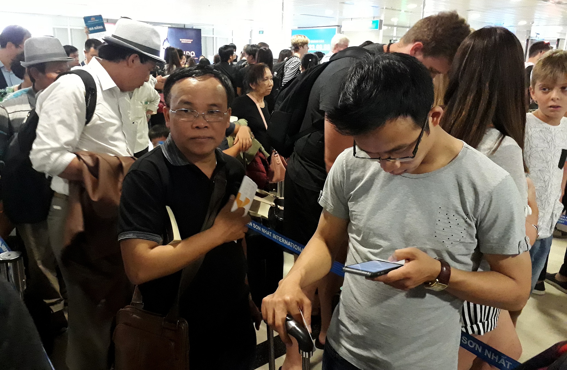 San bay Tan Son Nhat chat cung nguoi anh 7