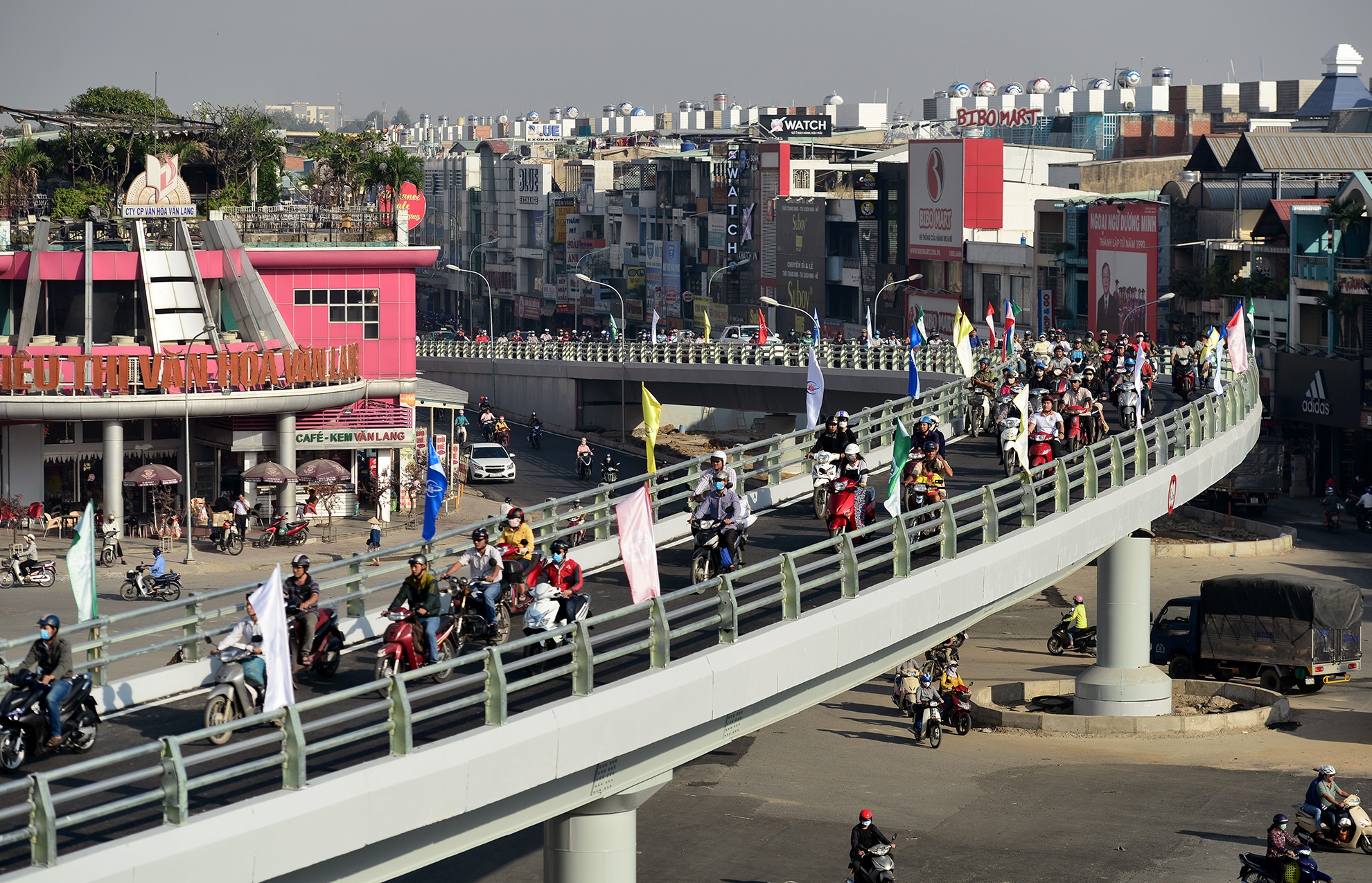 thong xe cau vuot nga sau Go Vap anh 2