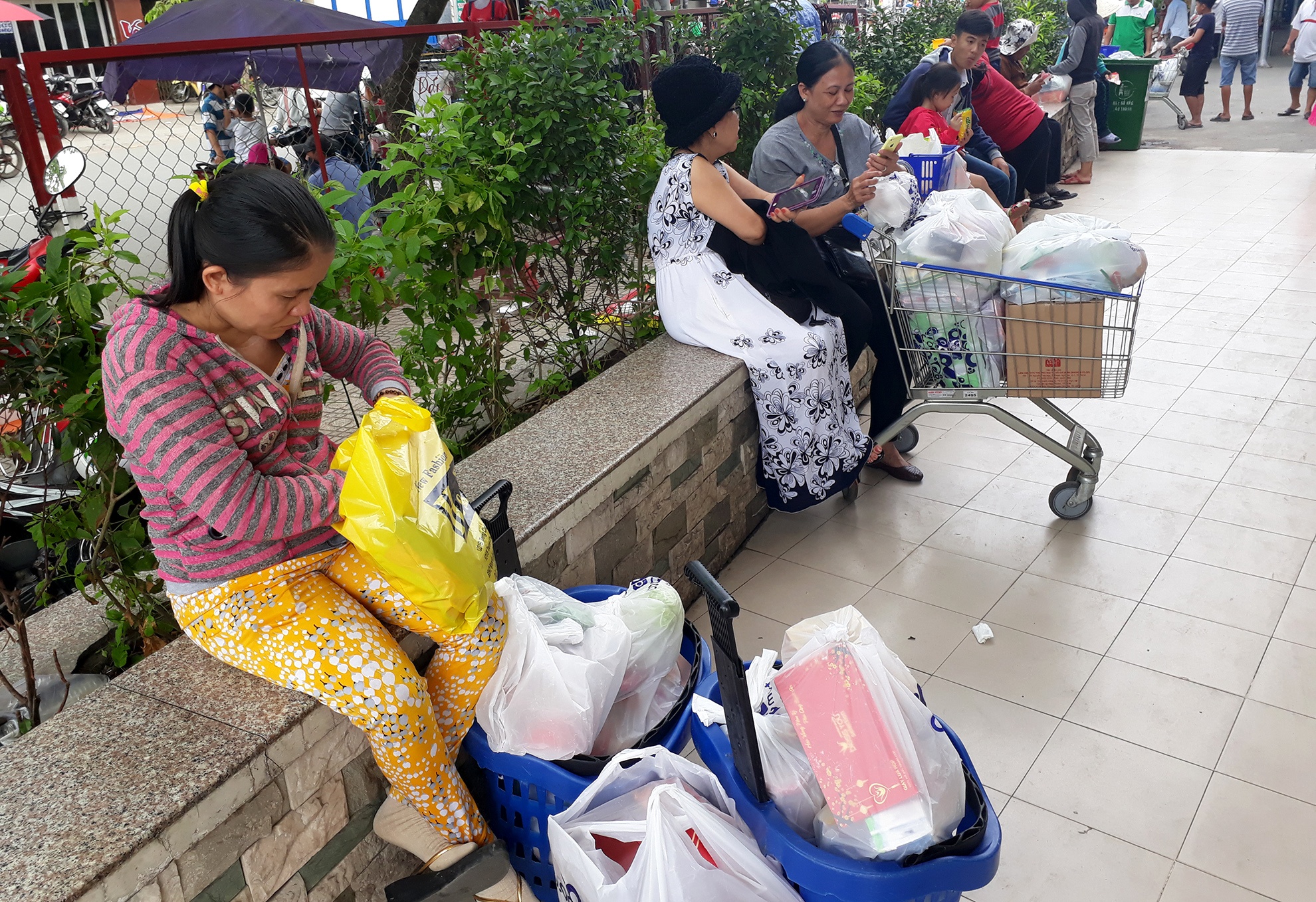 xep hang dai cho thanh toan trong sieu thi anh 16