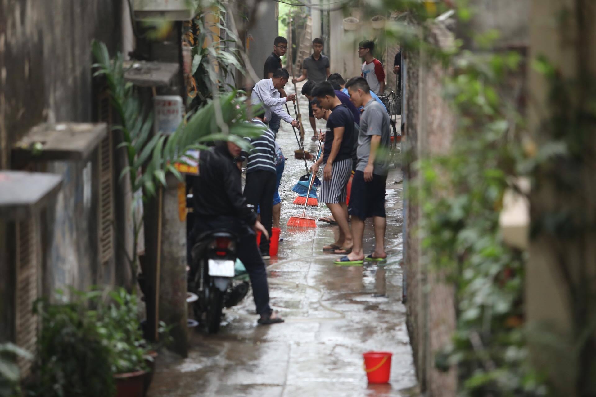 Sai Gon thanh binh chieu 30 Tet anh 2