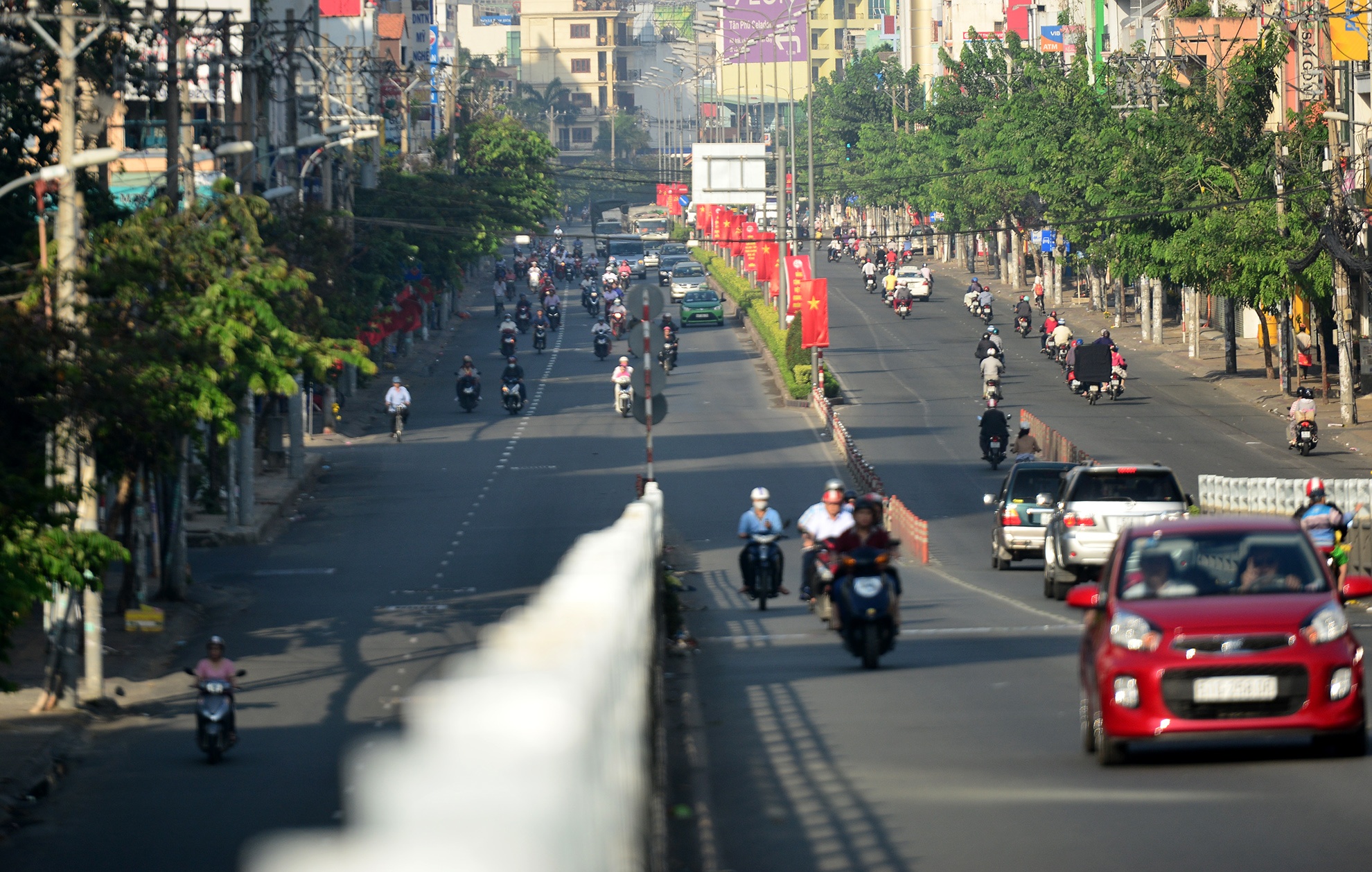 giao thong Sai Gon truoc va ngay mong 1 Tet anh 28