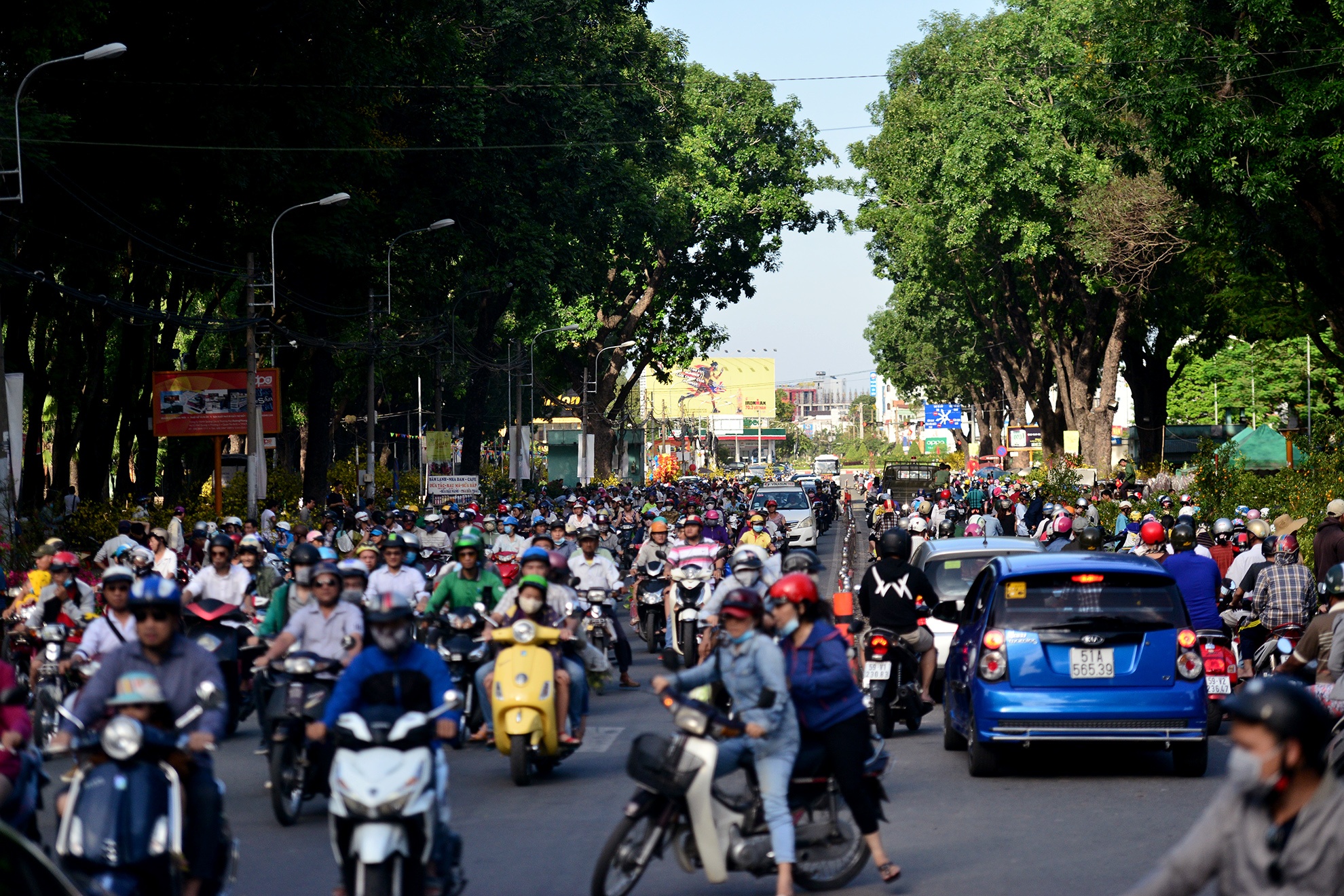 giao thong Sai Gon truoc va ngay mong 1 Tet anh 17