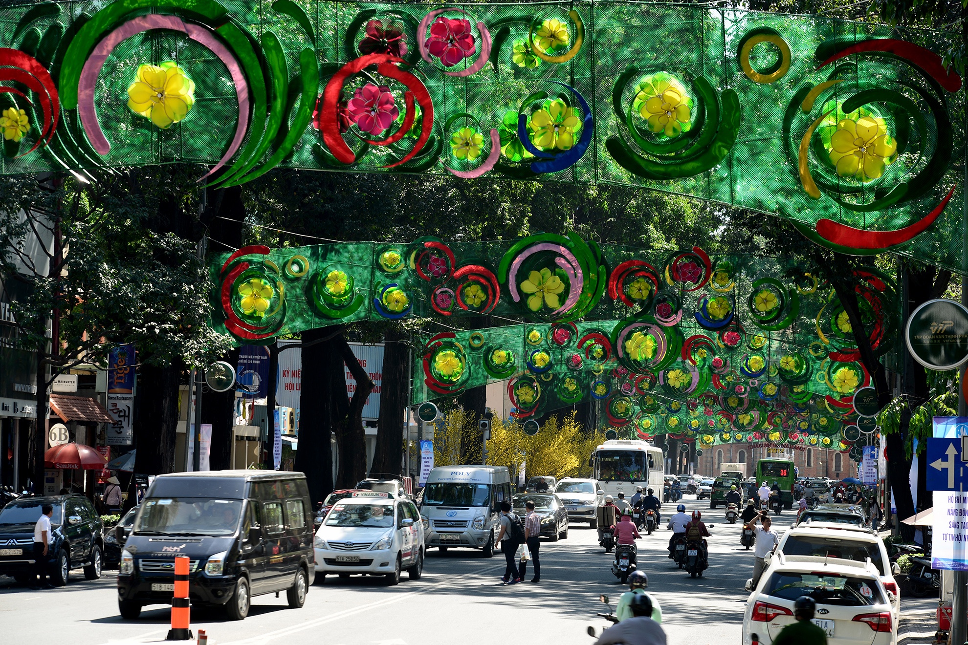 giao thong Sai Gon truoc va ngay mong 1 Tet anh 15