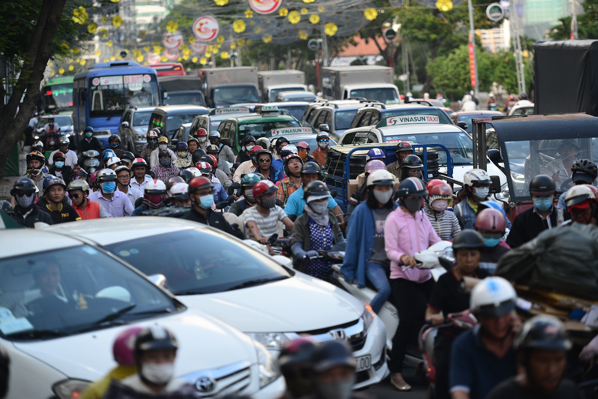 giao thong Sai Gon truoc va ngay mong 1 Tet anh 11