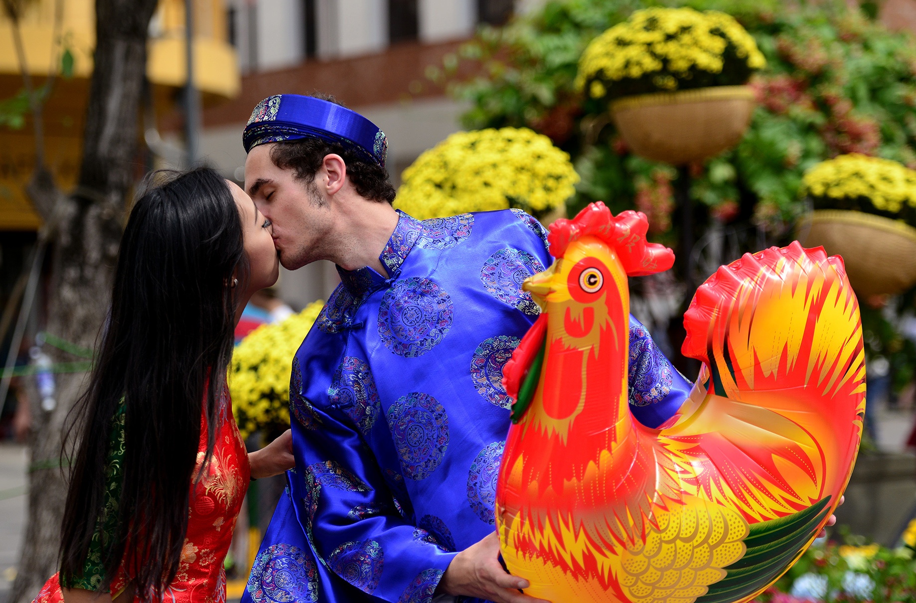 Nguoi Sai Gon tap nap du xuan ngay mung 2 Tet hinh anh