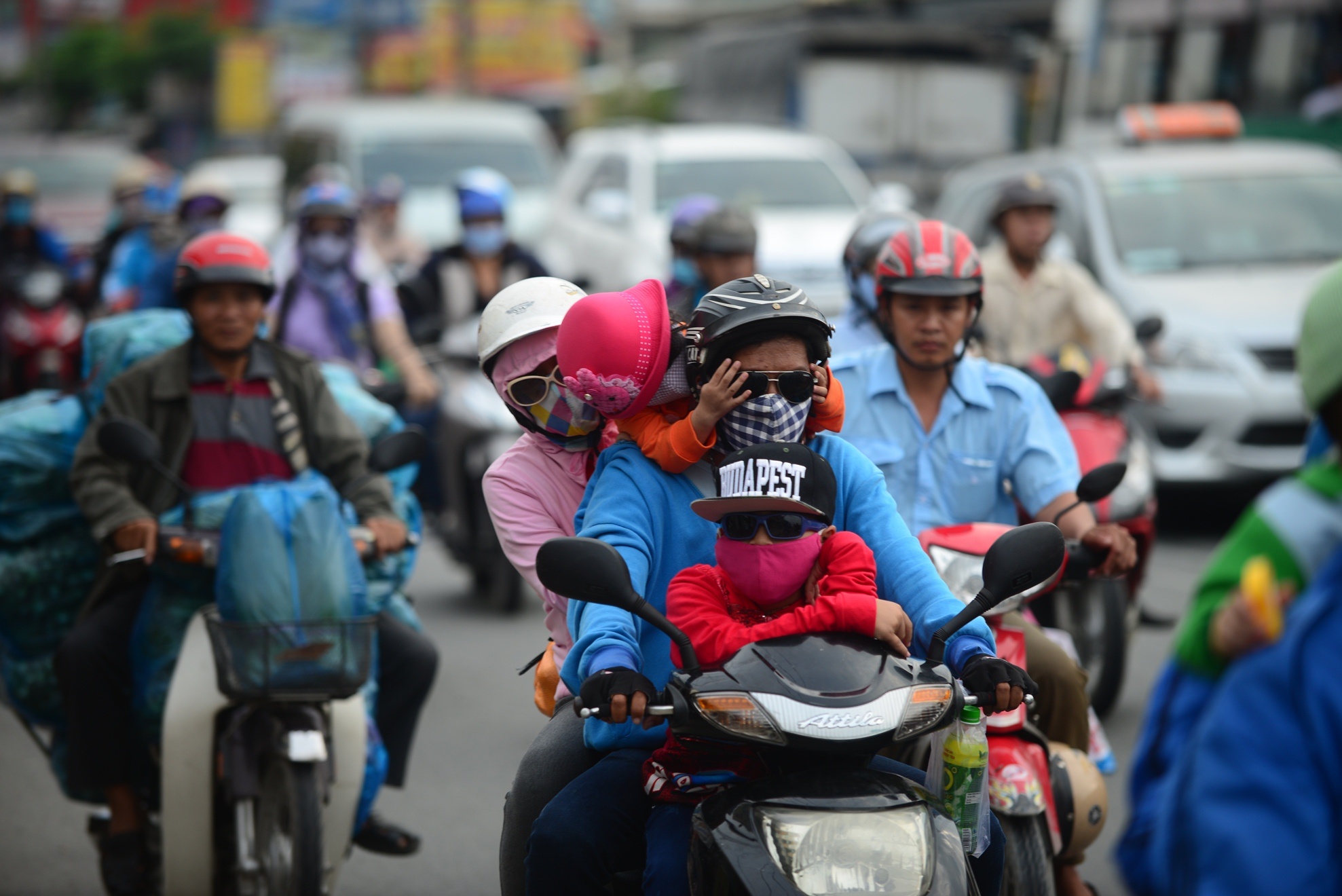 nguoi dan tro lai Sai Gon sau Tet anh 1