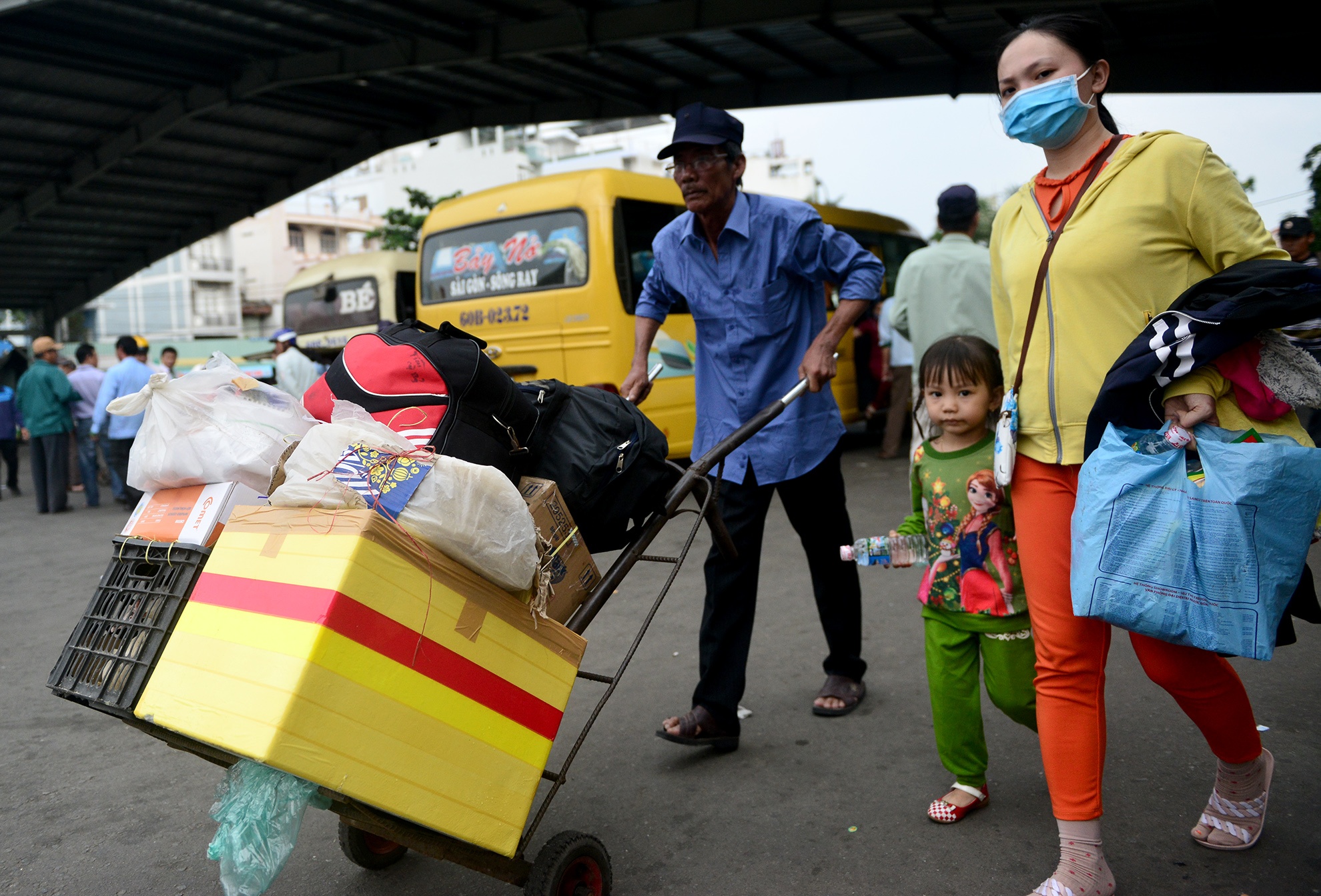 nguoi dan tro lai Sai Gon sau Tet anh 13