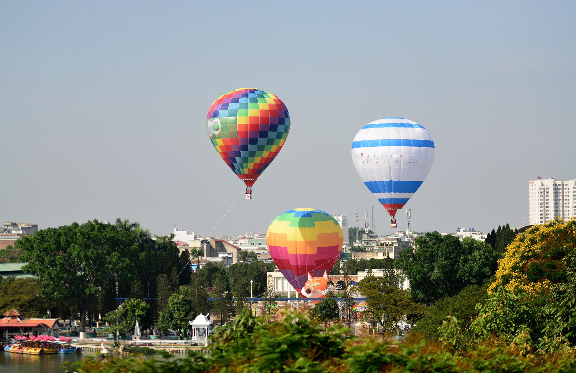 trai nghiem khinh khi cau o Sai Gon anh 1