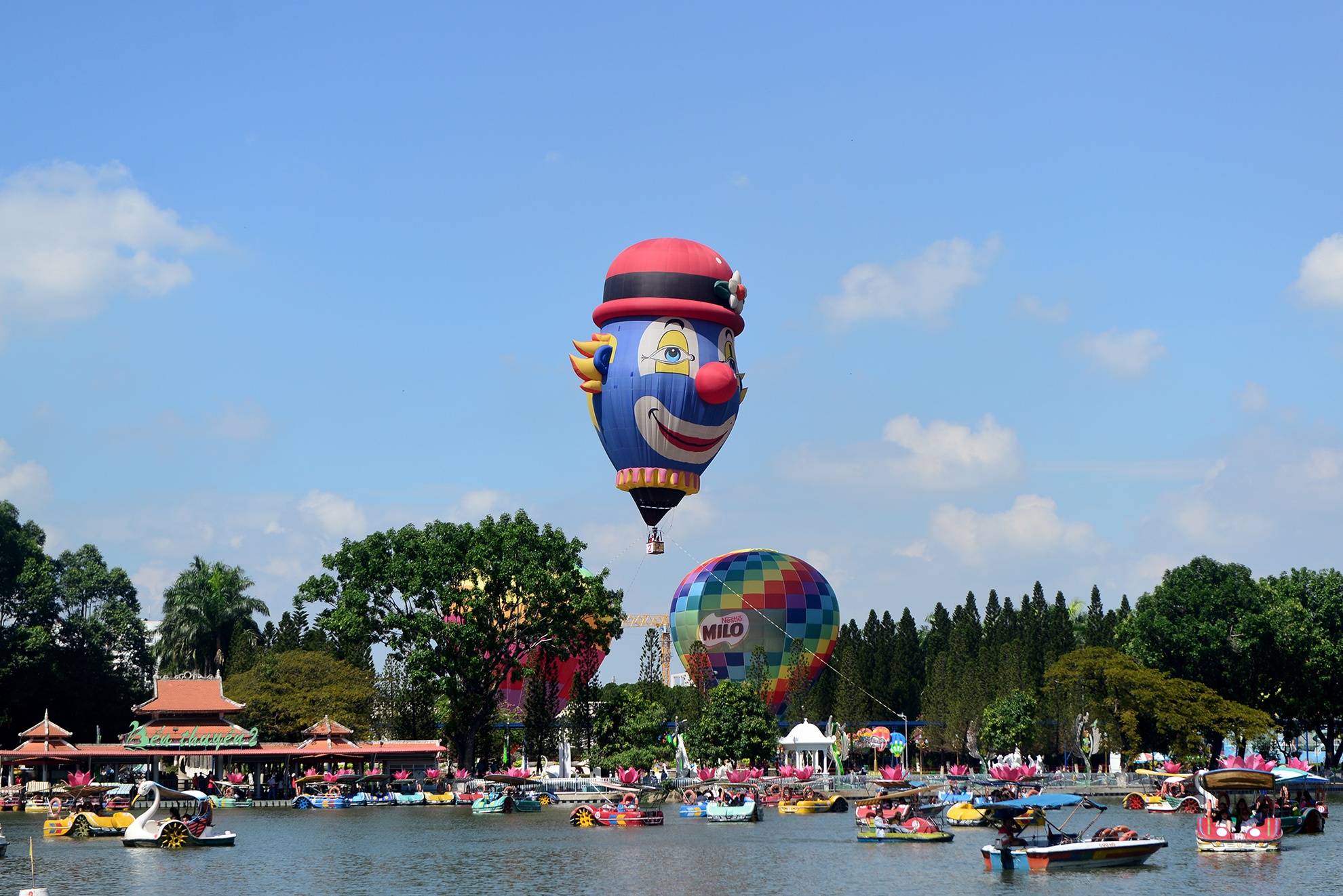 trai nghiem khinh khi cau o Sai Gon anh 2