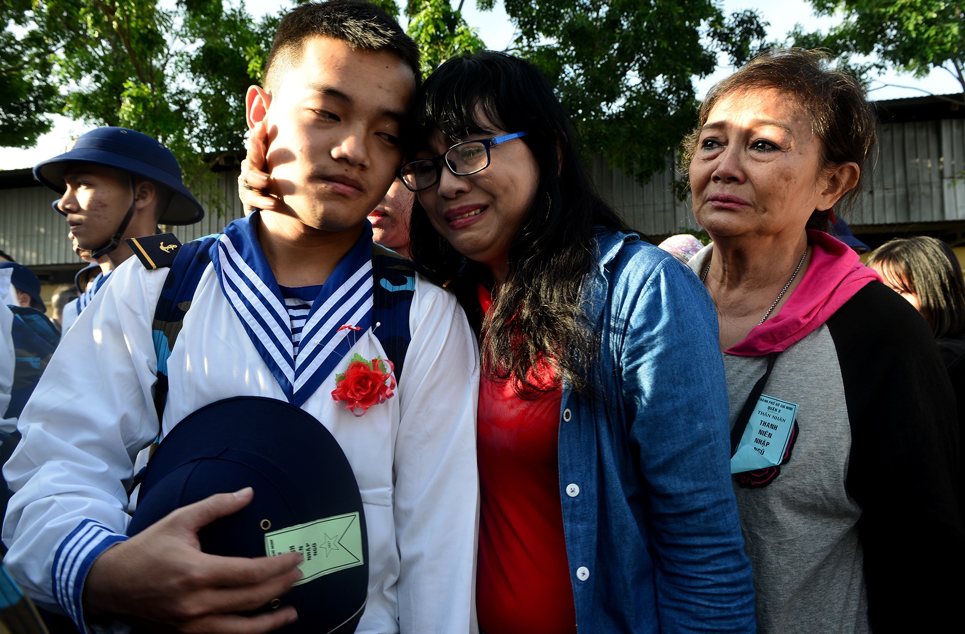 thanh nien TP.HCM bin rin len duong nhap ngu anh 9