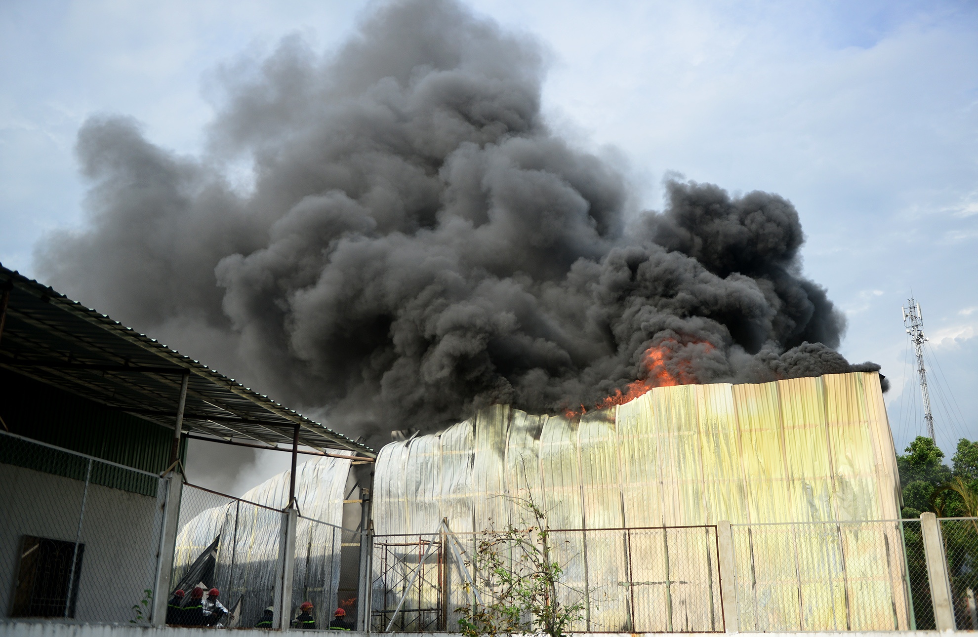 pha ton chua chay kho phe lieu anh 1