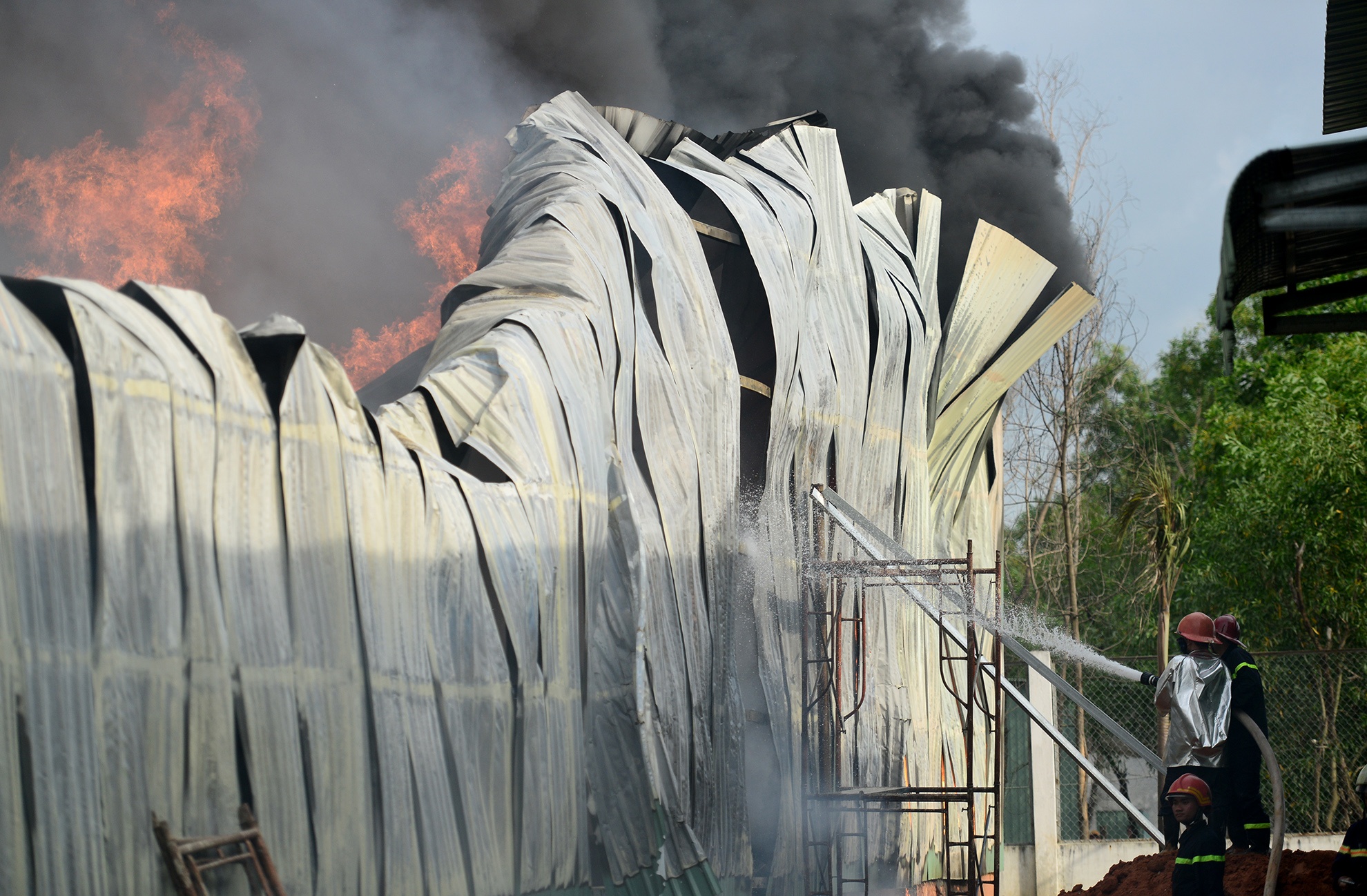 pha ton chua chay kho phe lieu anh 2