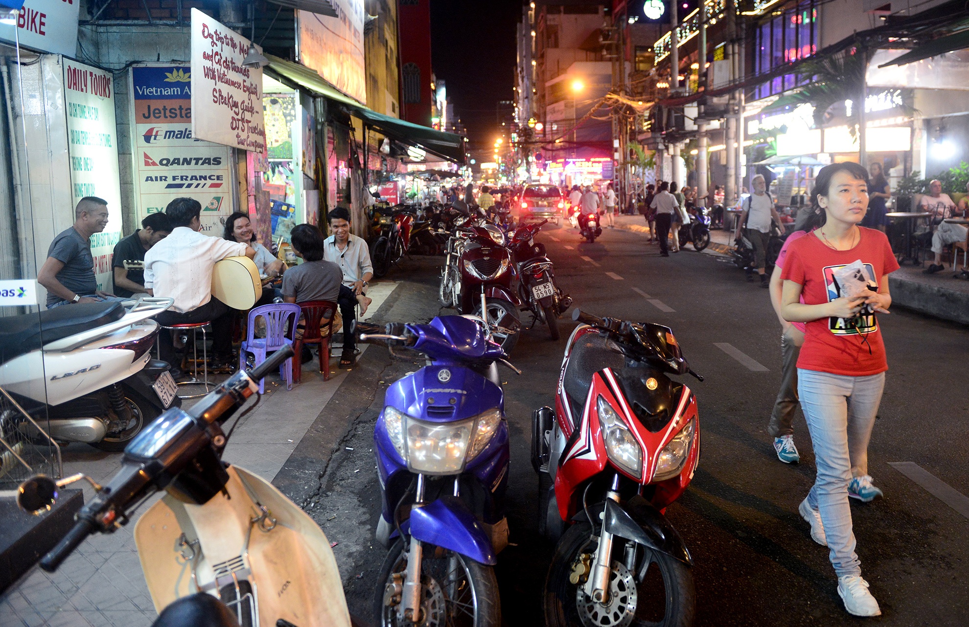 lan chiem via he o quan 1 vao ban dem anh 14