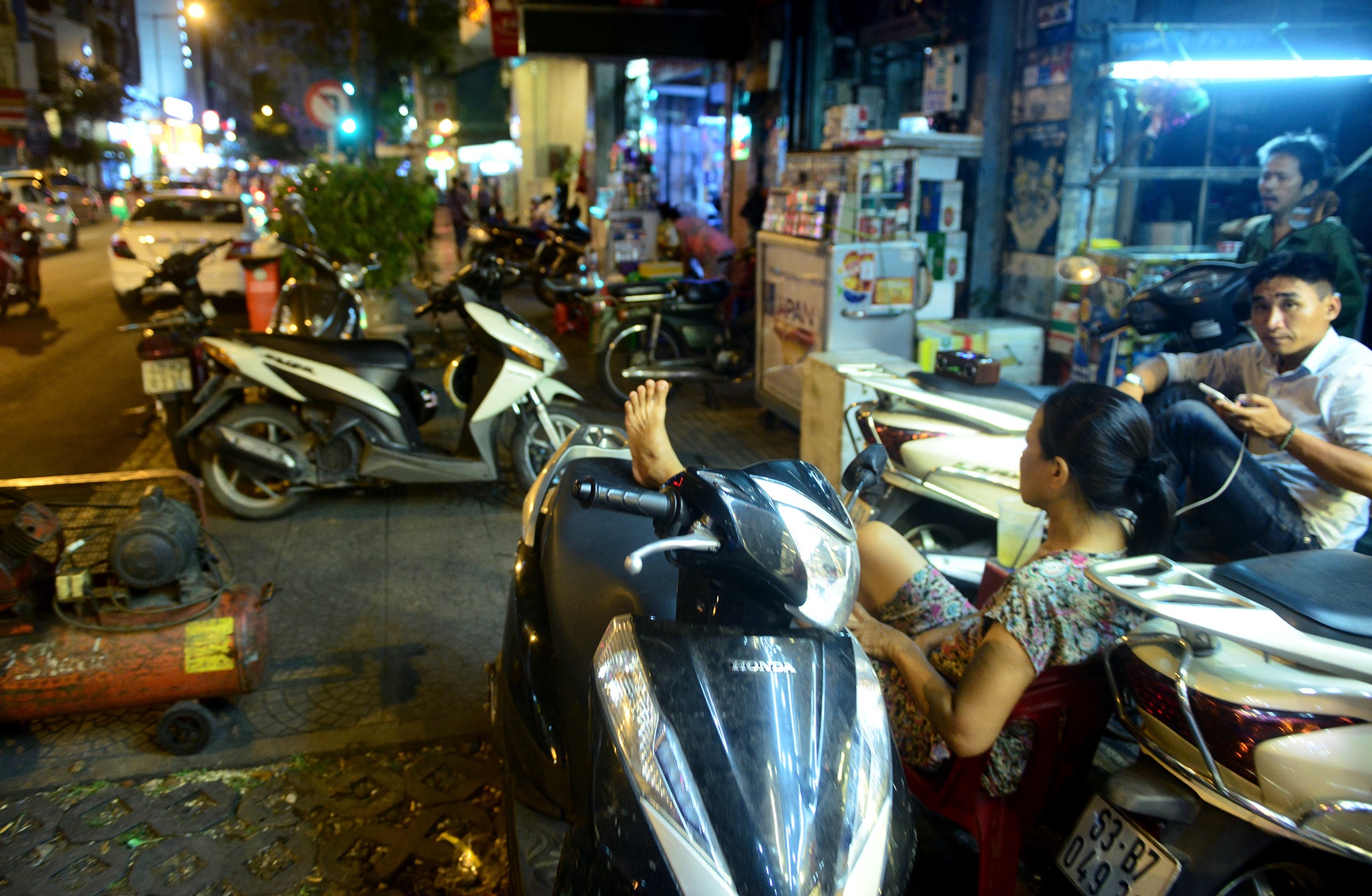 lan chiem via he o quan 1 vao ban dem anh 2