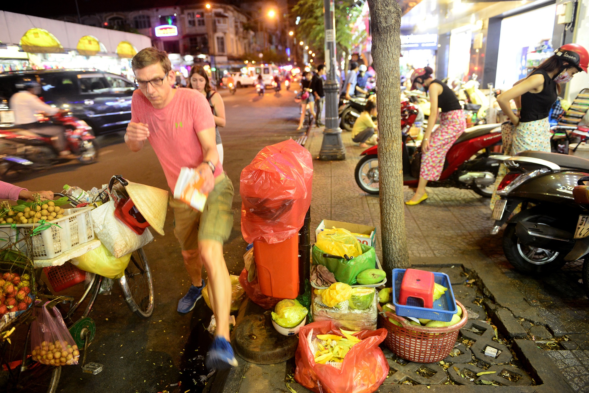 lan chiem via he o quan 1 vao ban dem anh 4