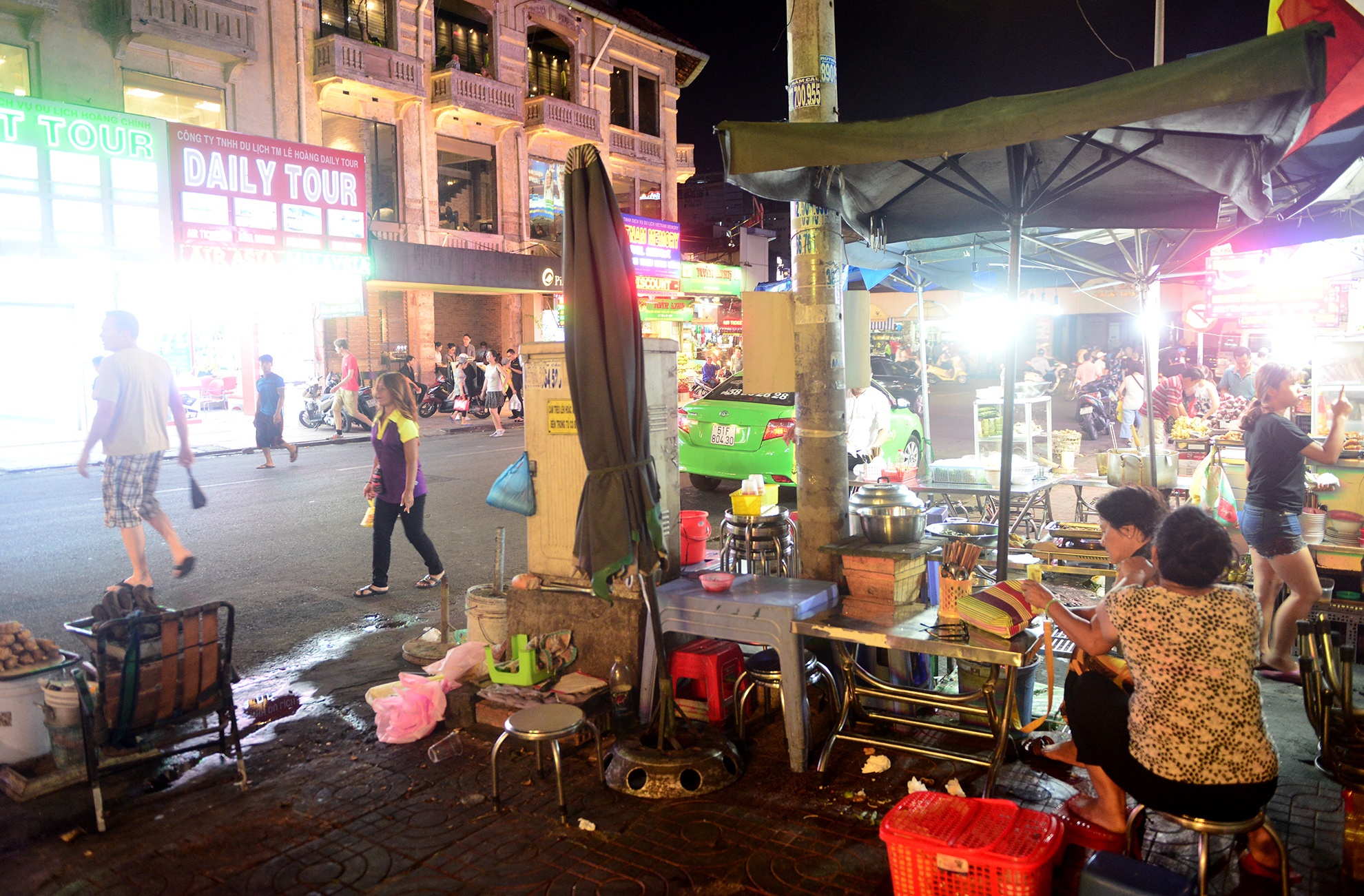 lan chiem via he o quan 1 vao ban dem anh 6