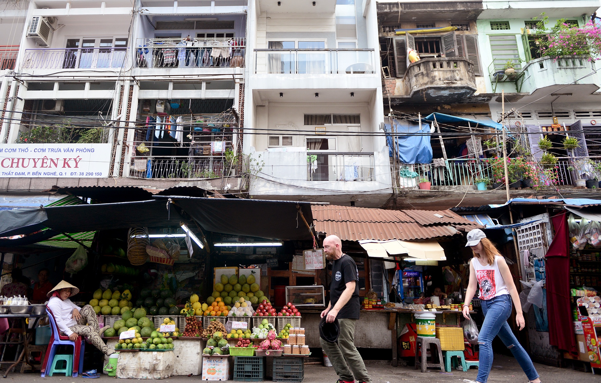 cho cu nhech nhac nam giua duong trung tam quan 1 anh 10