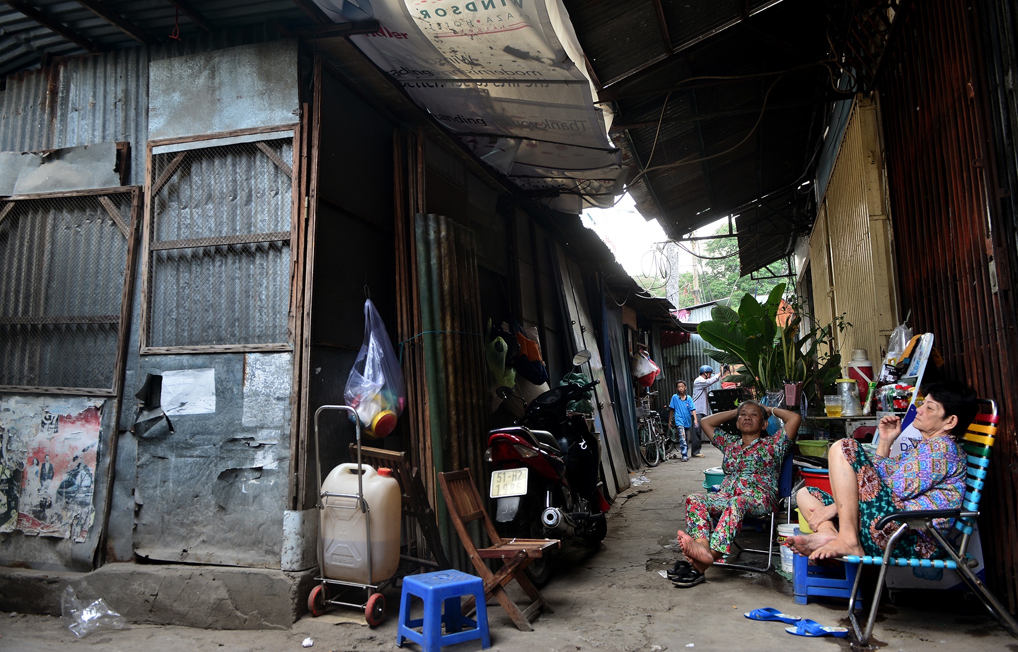 cho cu nhech nhac nam giua duong trung tam quan 1 anh 16