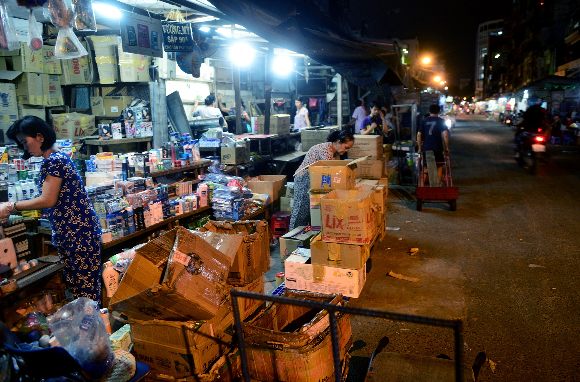 cho cu nhech nhac nam giua duong trung tam quan 1 anh 18