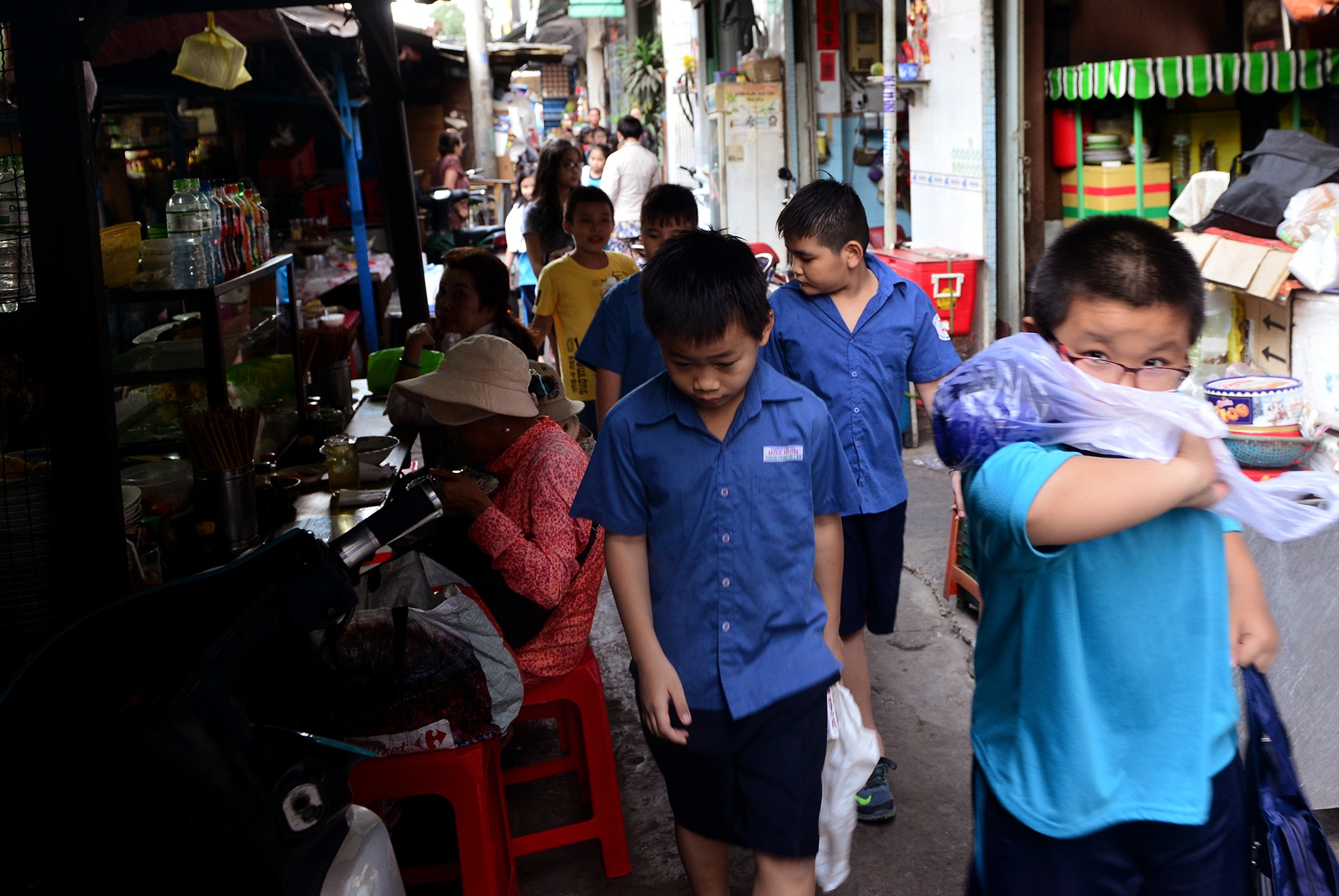 cho cu nhech nhac nam giua duong trung tam quan 1 anh 14