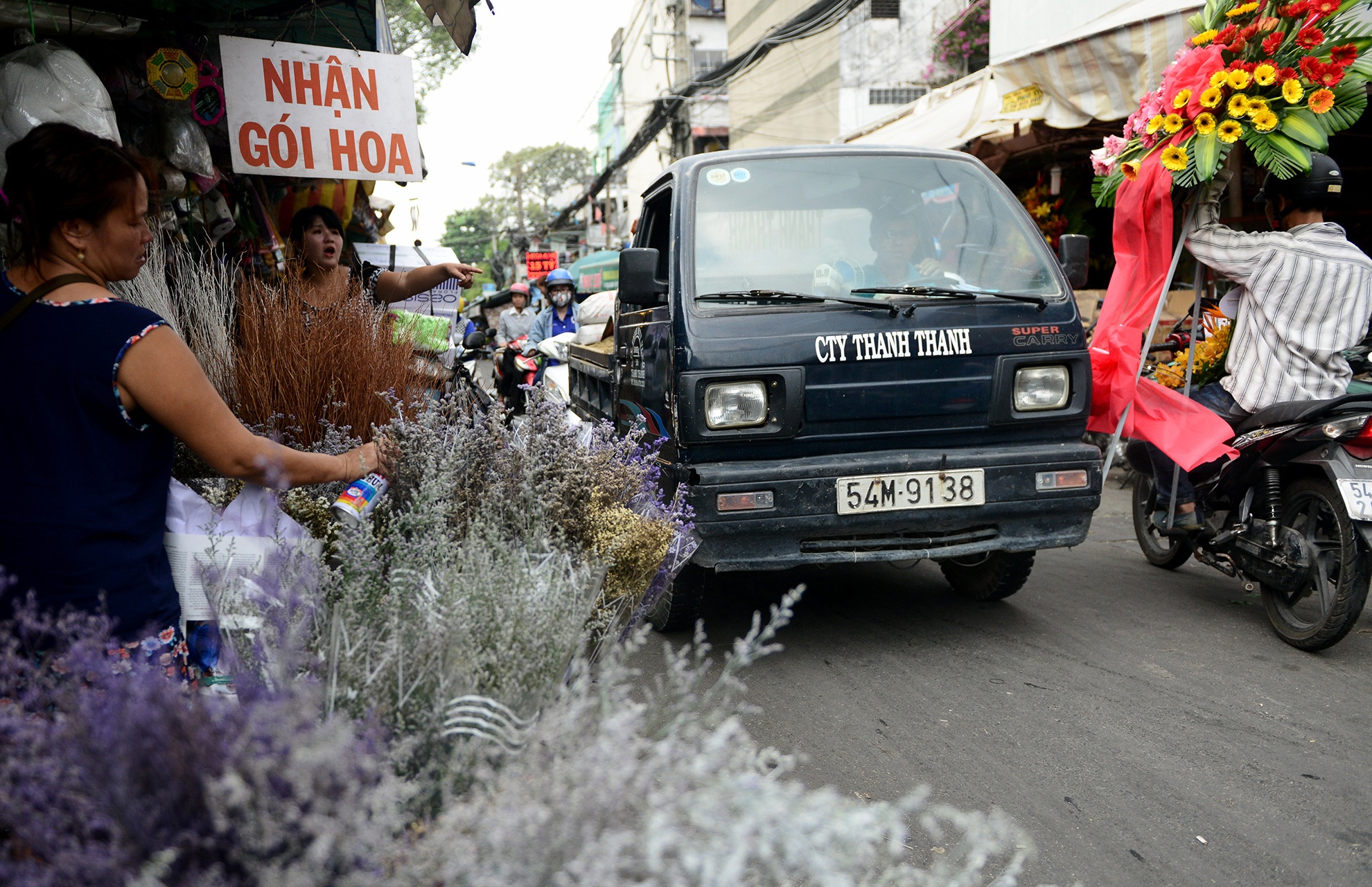 lan chiem via he,  long duong o cho hoa Ho Thi Ky anh 8