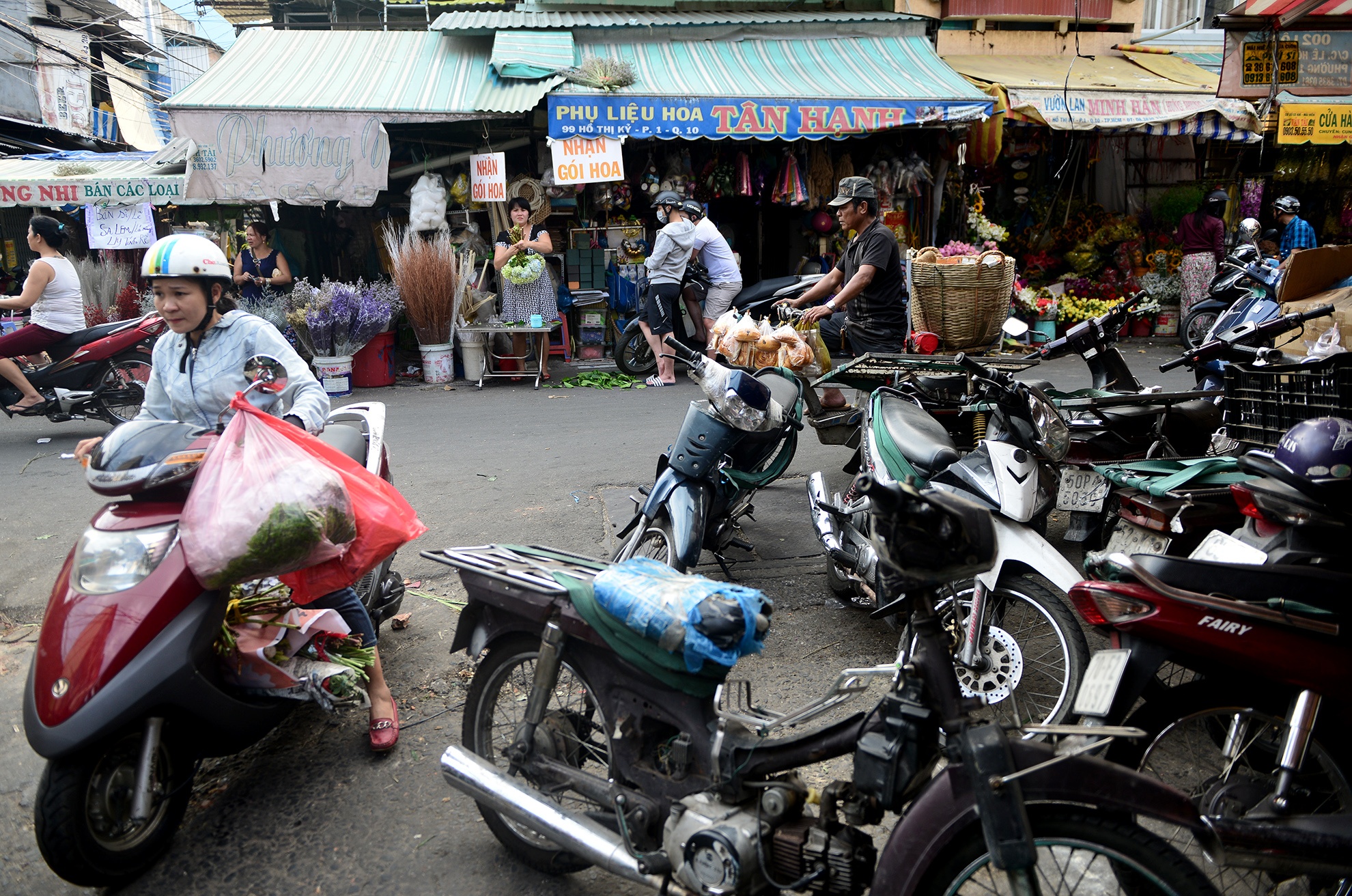 lan chiem via he,  long duong o cho hoa Ho Thi Ky anh 14