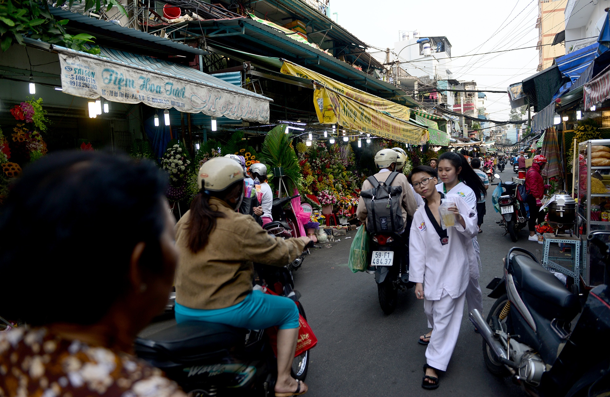 lan chiem via he,  long duong o cho hoa Ho Thi Ky anh 16