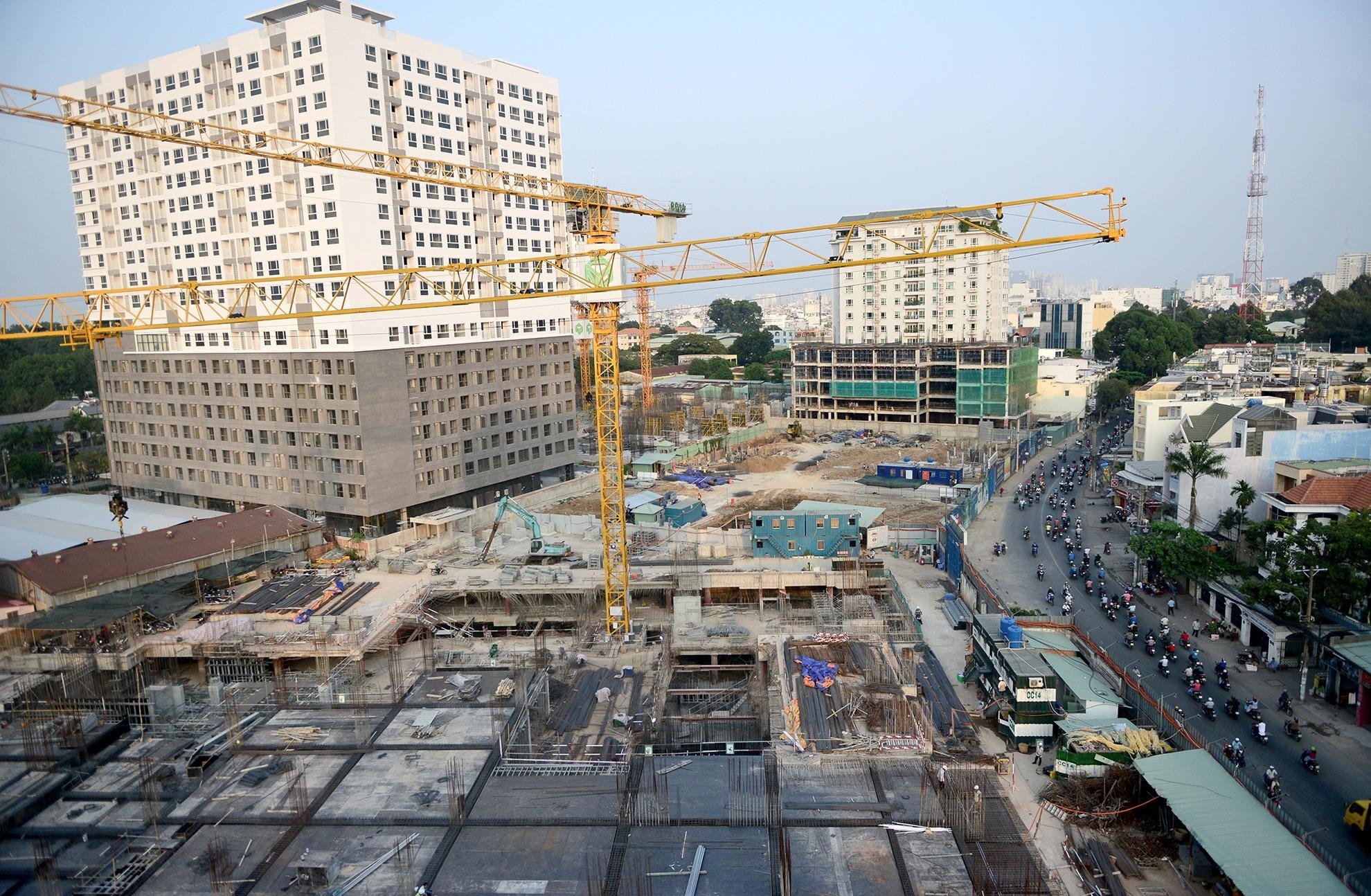 7 du an chen chuc tren truc duong '5 phut toi san bay Tan Son Nhat' hinh anh