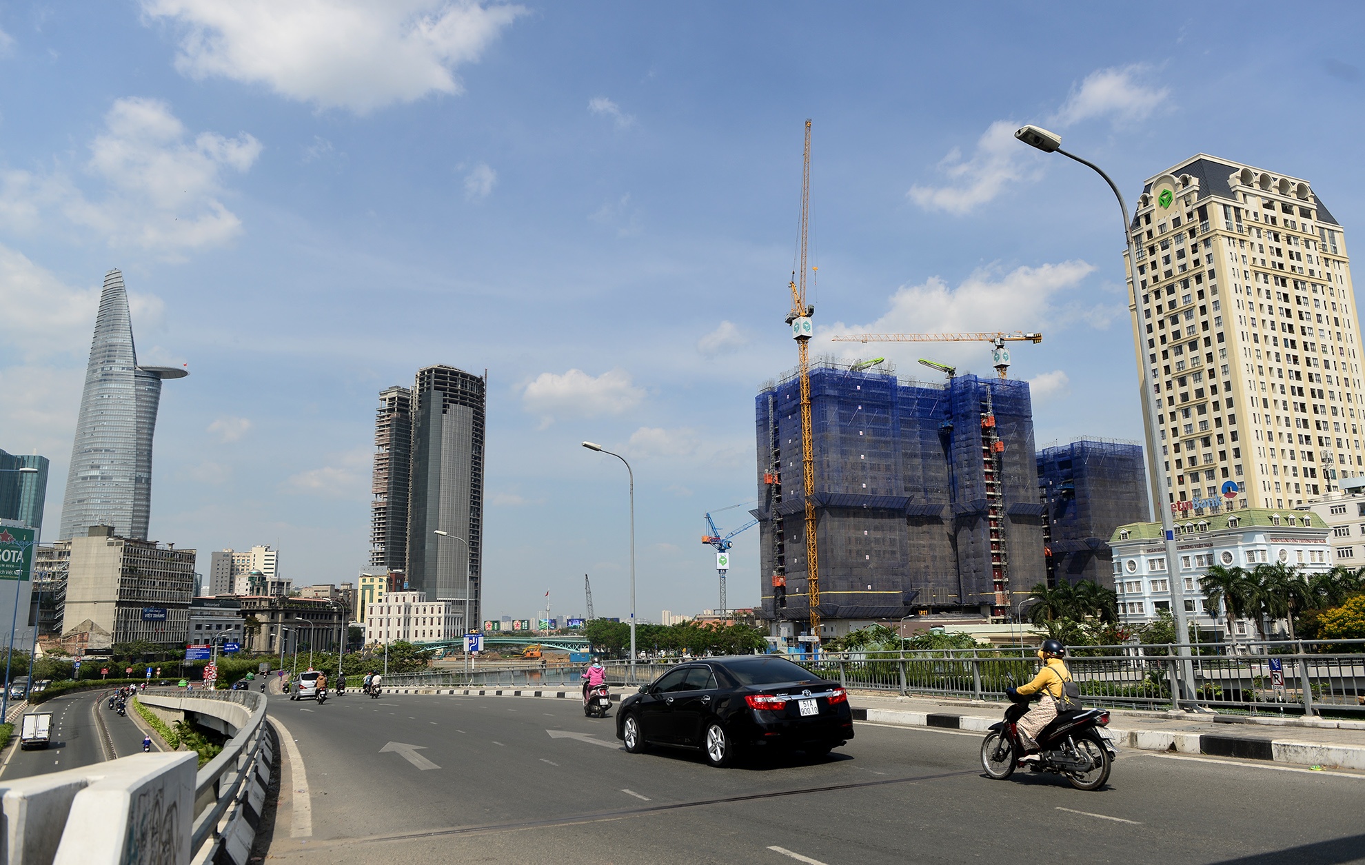 du an bat dong san moc len ben duong Ben Van Don anh 3