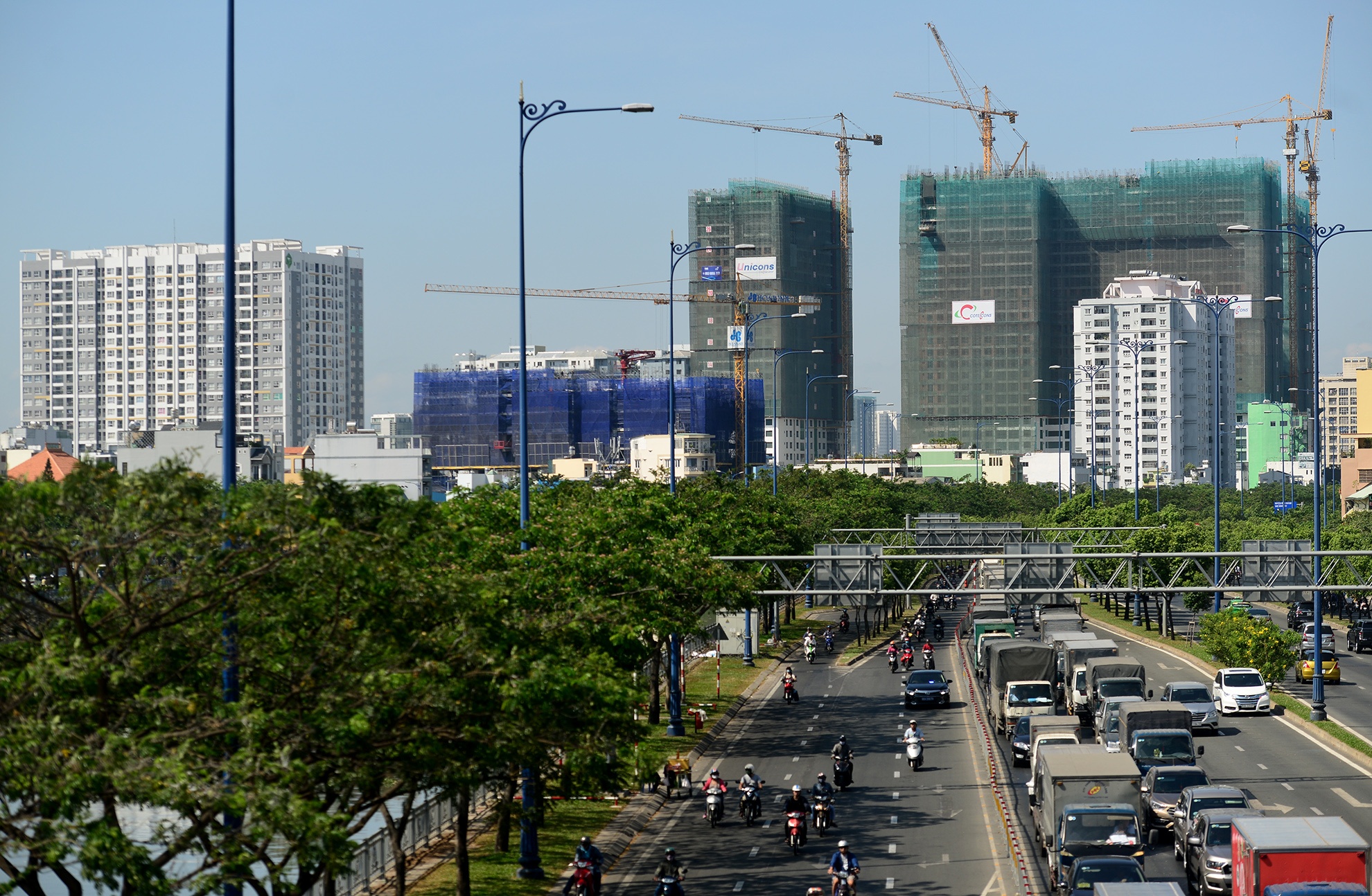 du an bat dong san moc len ben duong Ben Van Don anh 11