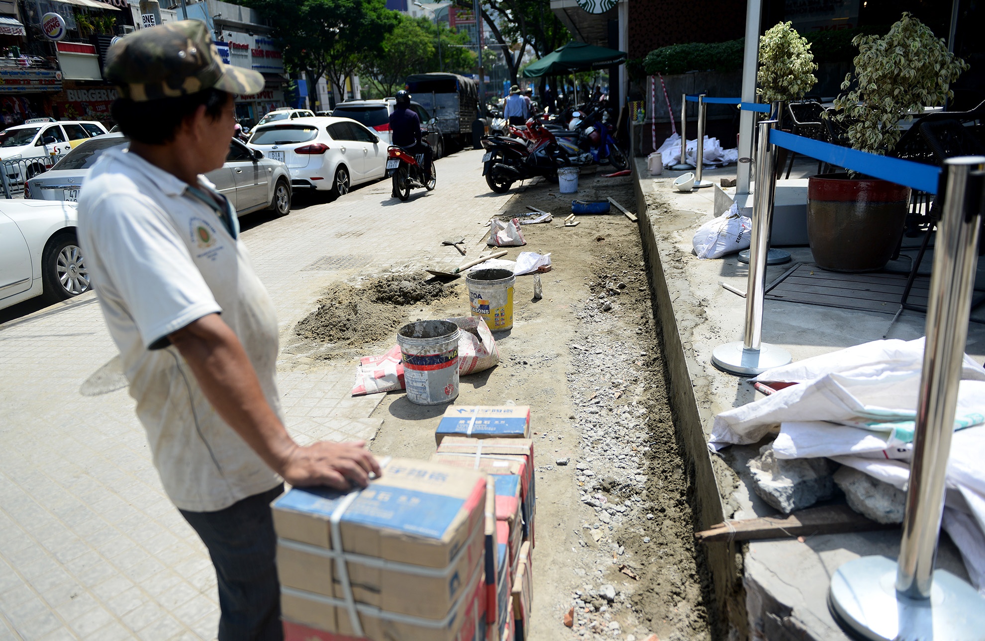 Mat tien quan ca phe tay tan hoang khi bi thao do anh 6