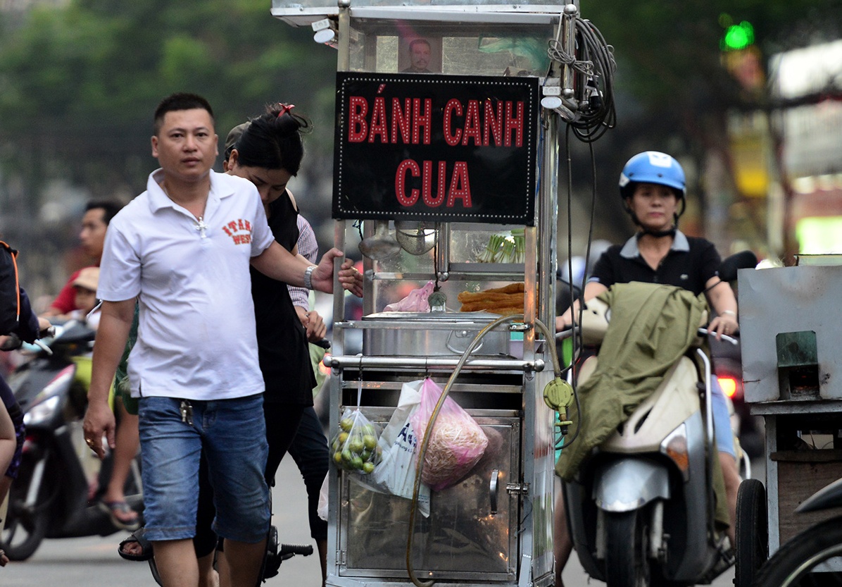 Khu tap ket hang rong dau tien o Sai Gon dong nghet khach hinh anh
