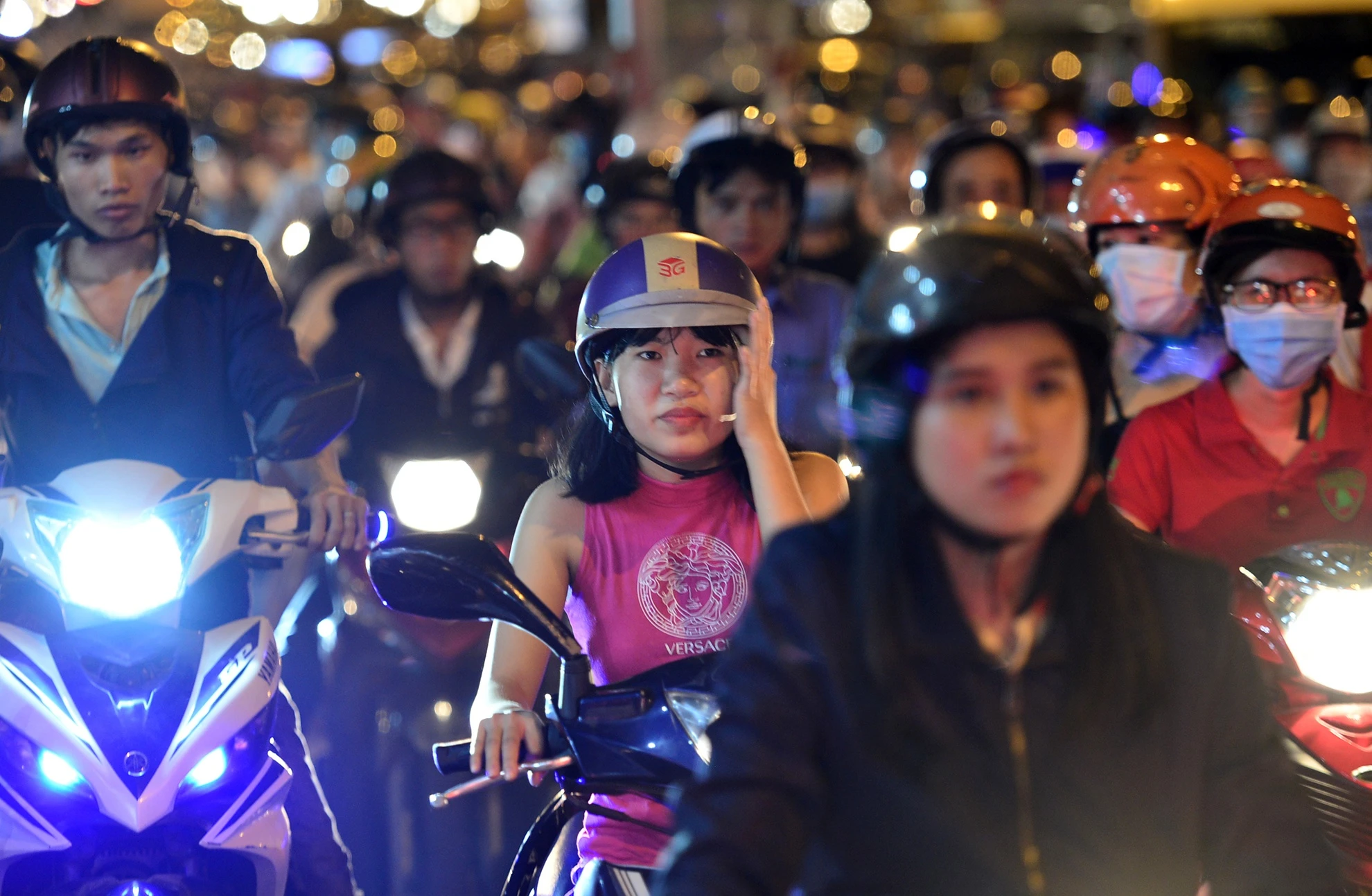 ket xe nghiem trong tren dai lo Pham Van Dong anh 12