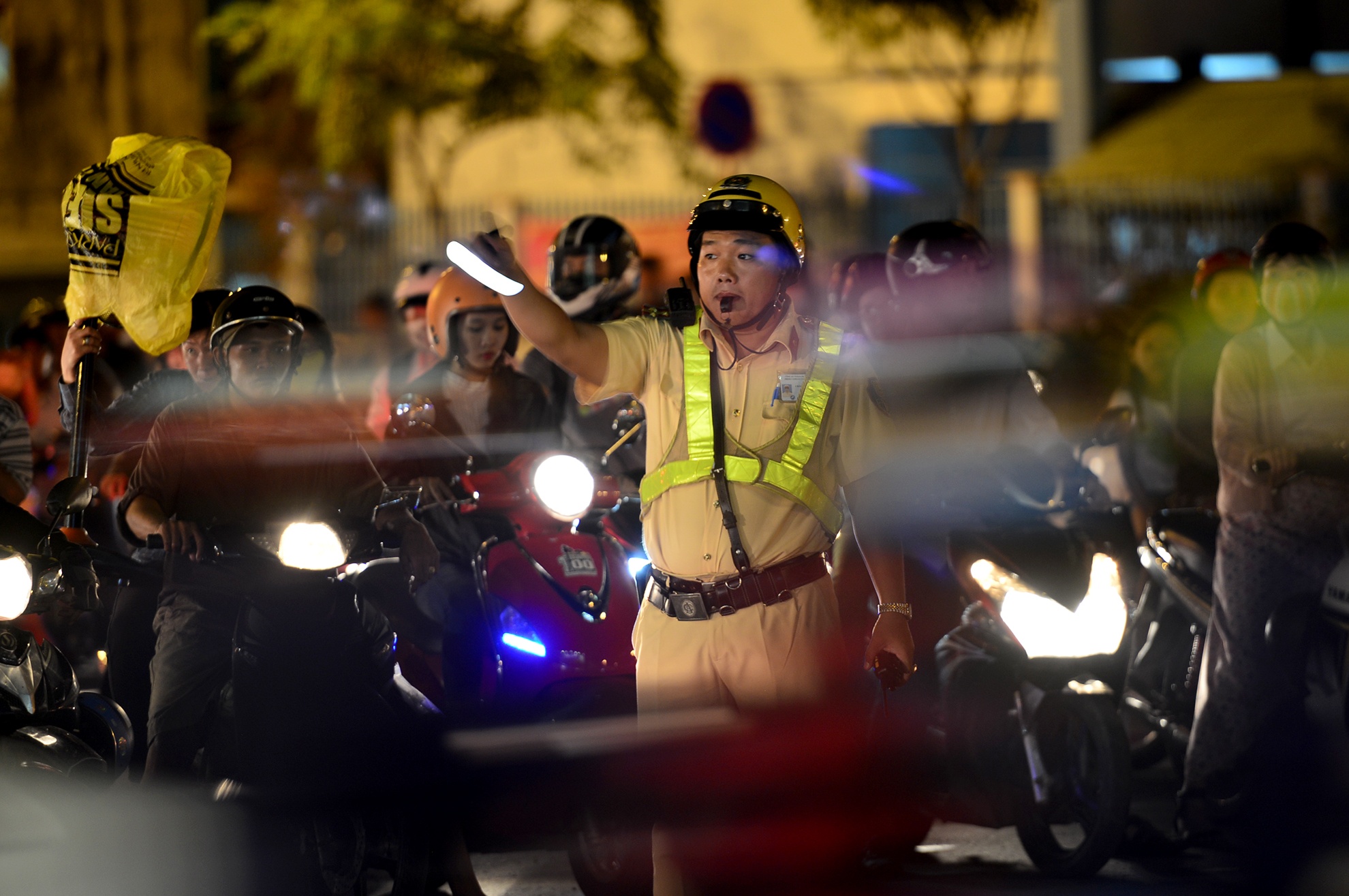 ket xe nghiem trong tren dai lo Pham Van Dong anh 15