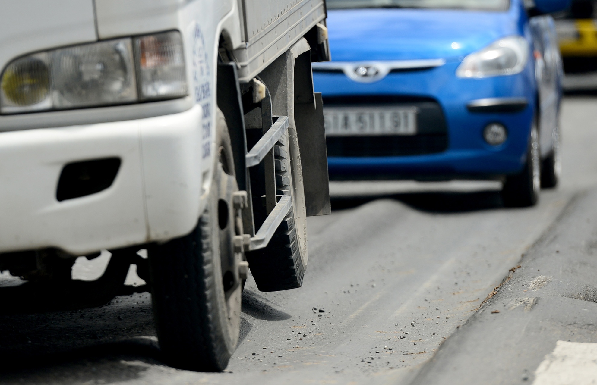 xe co chay treo banh tren duong lun o Sai Gon anh 9