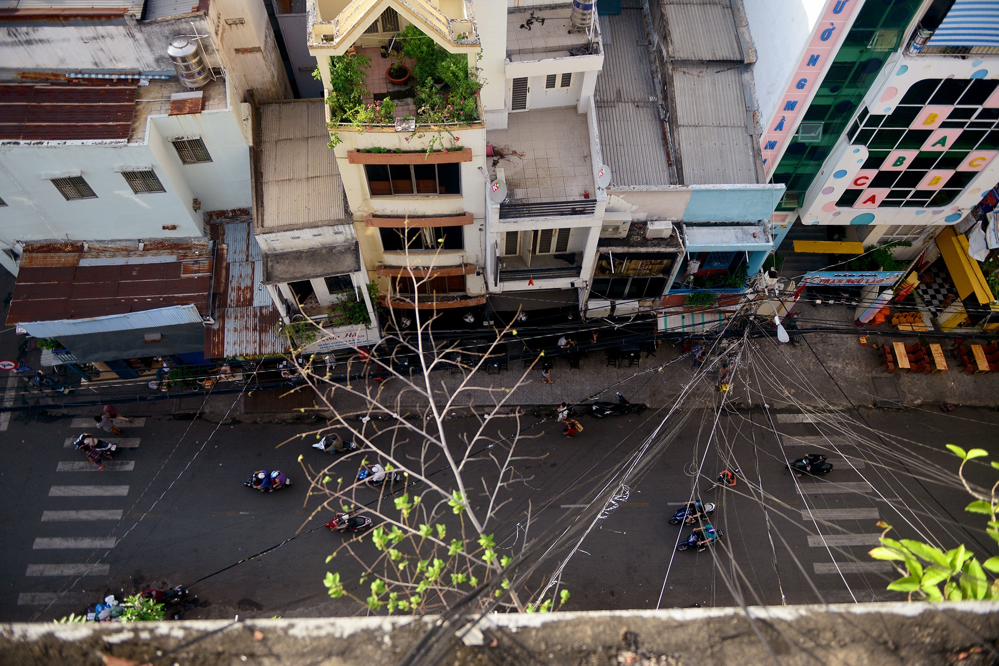 ben trong chung cu sap bi di doi o pho tay Sai Gon anh 20