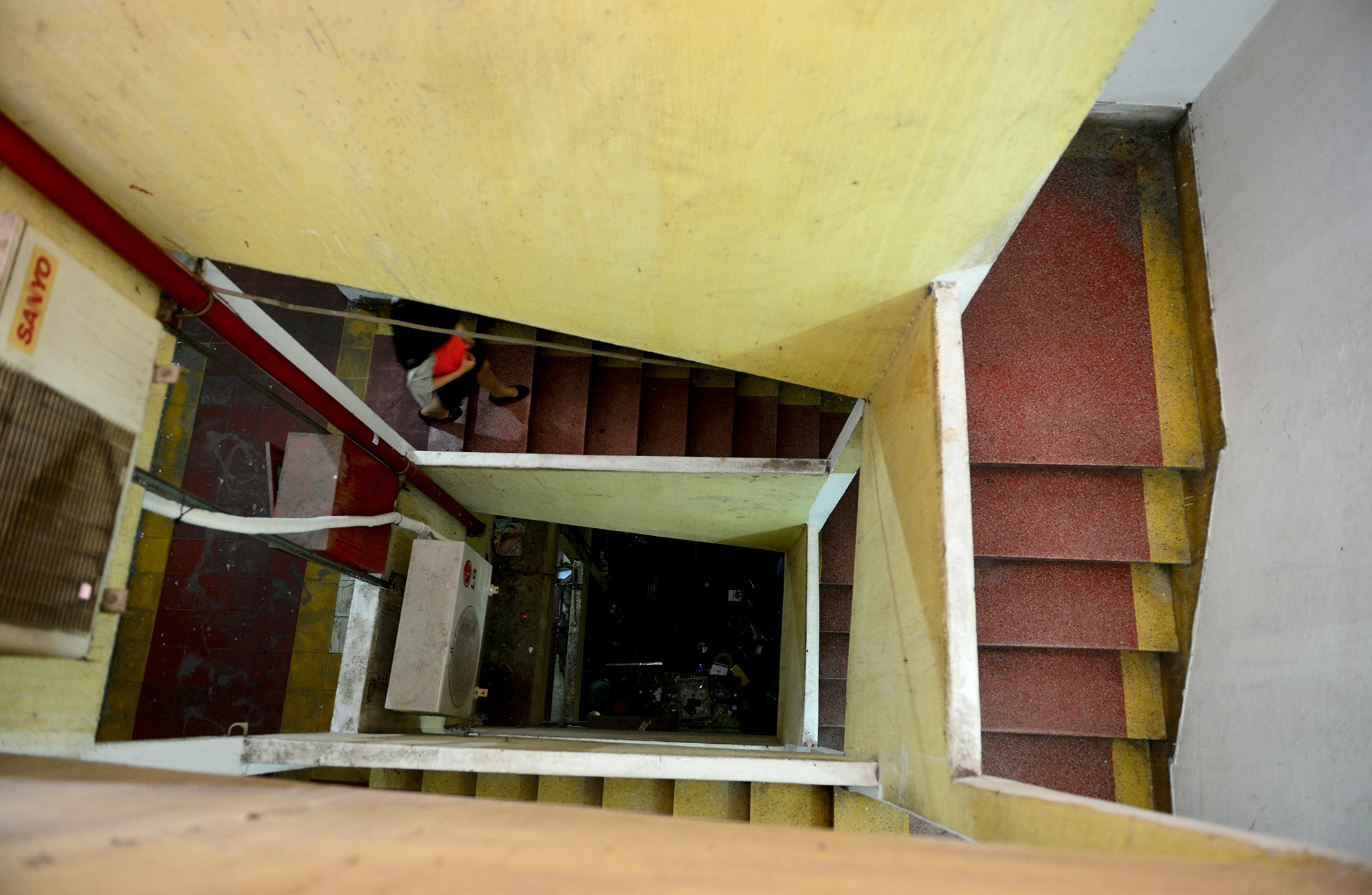 ben trong chung cu sap bi di doi o pho tay Sai Gon anh 8