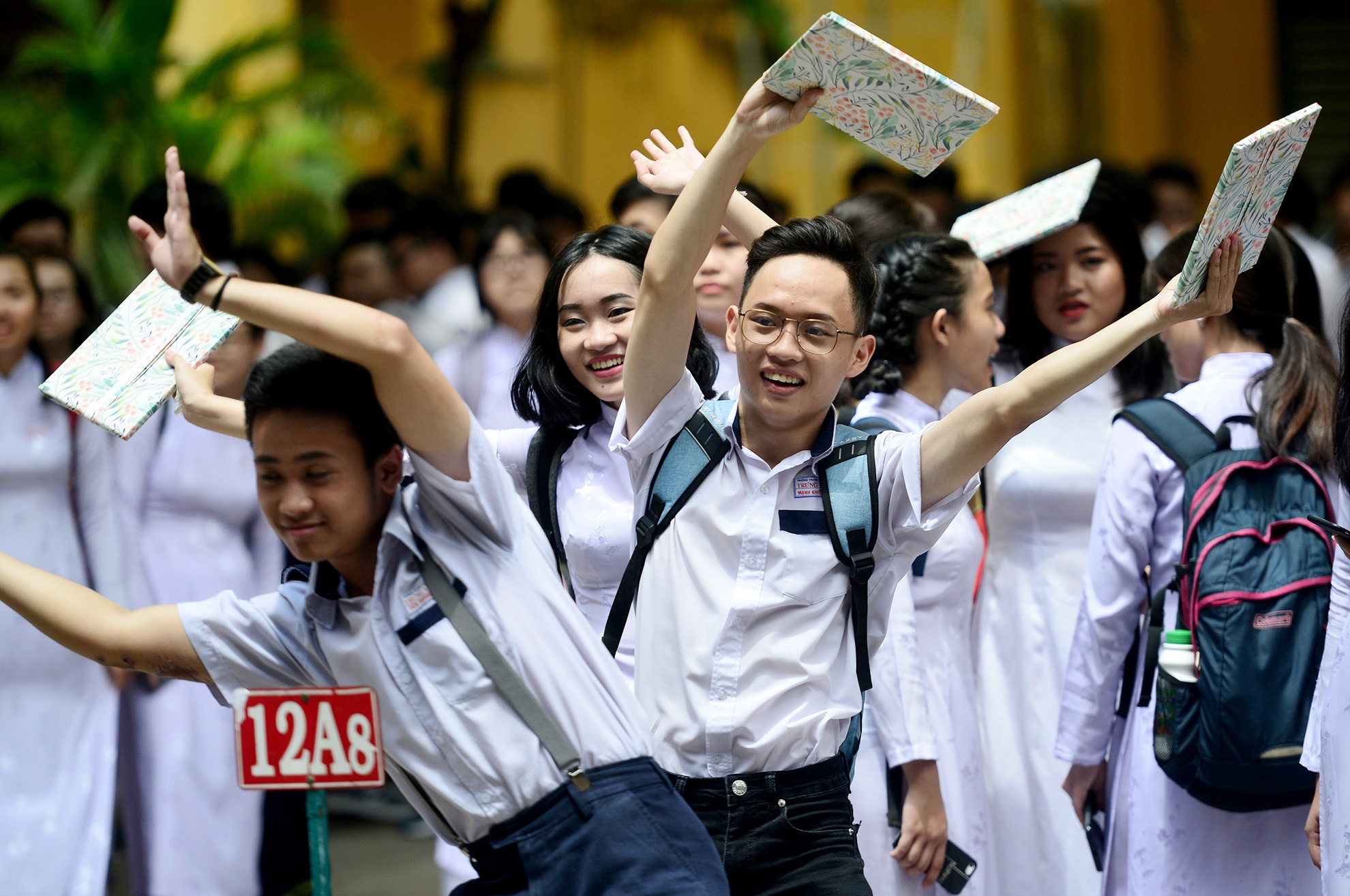 tri an thay co ngay ra truong anh 10