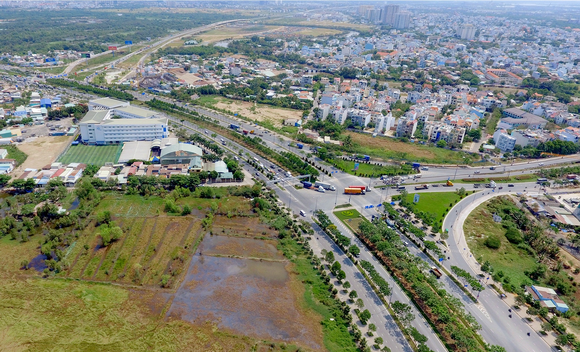 ha tang khu dong TP.HCM hut du an bat dong san anh 4