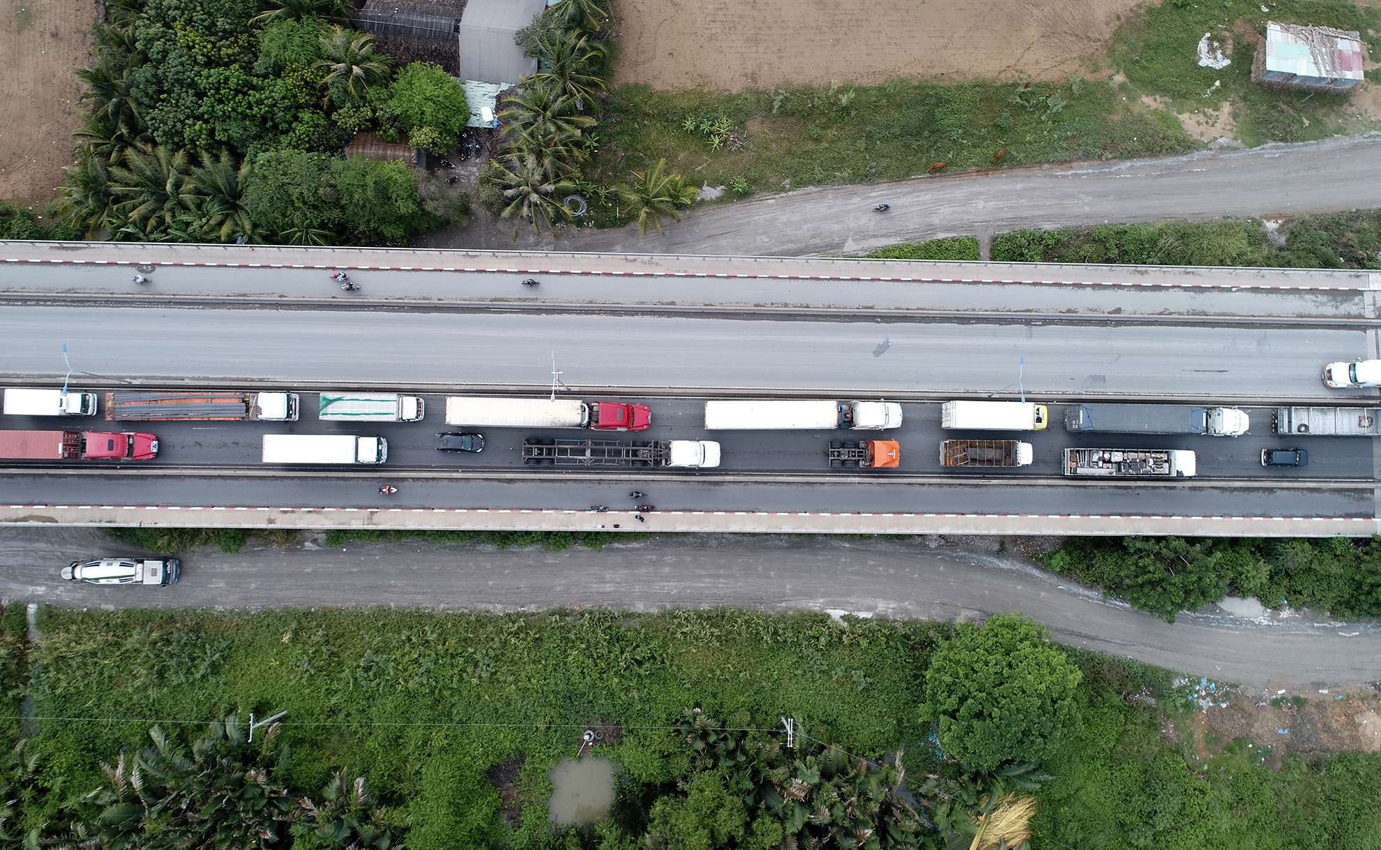 xe co bo qua cau Phu My anh 7