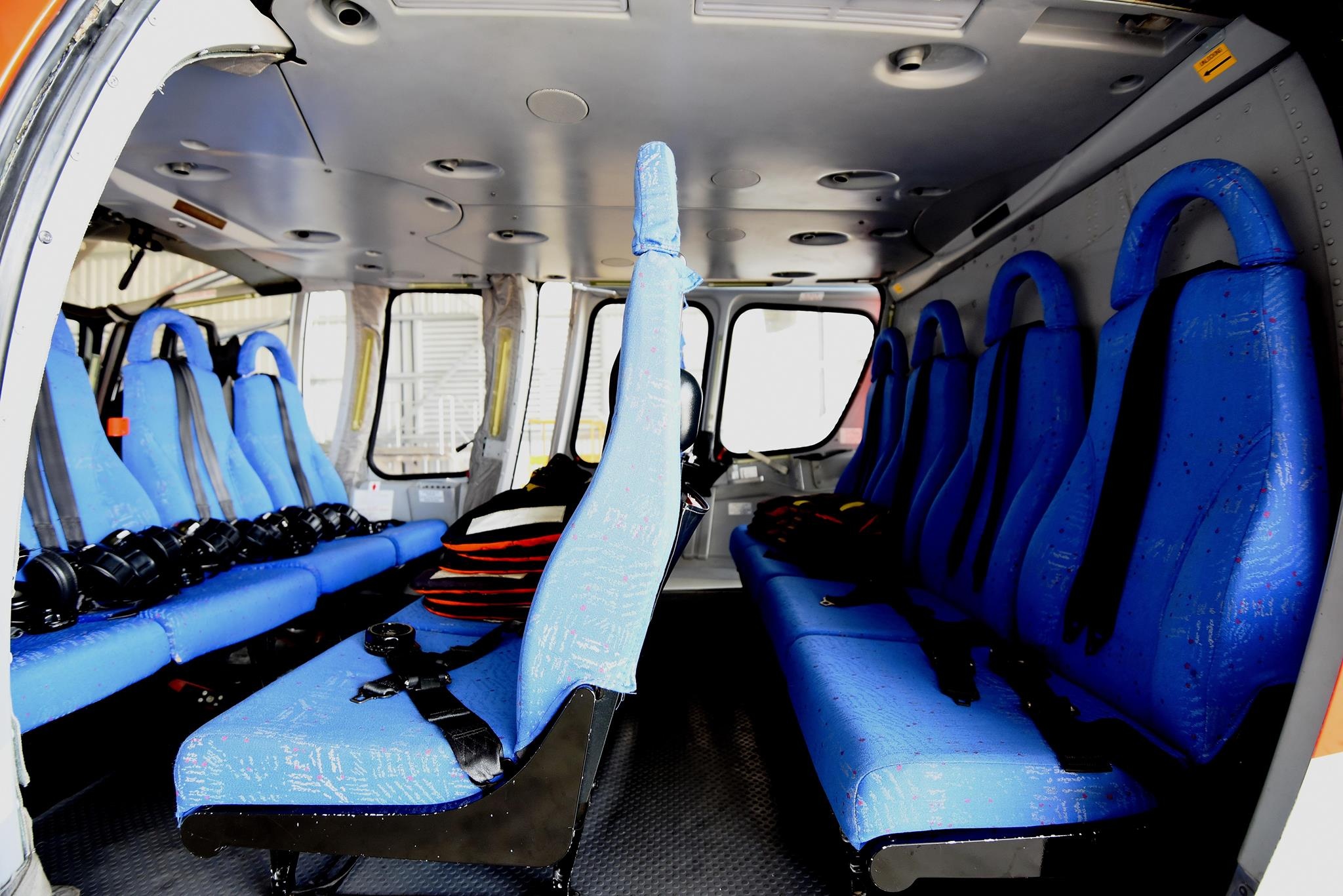 truc thang dap xuong toa nha cao tang anh 9