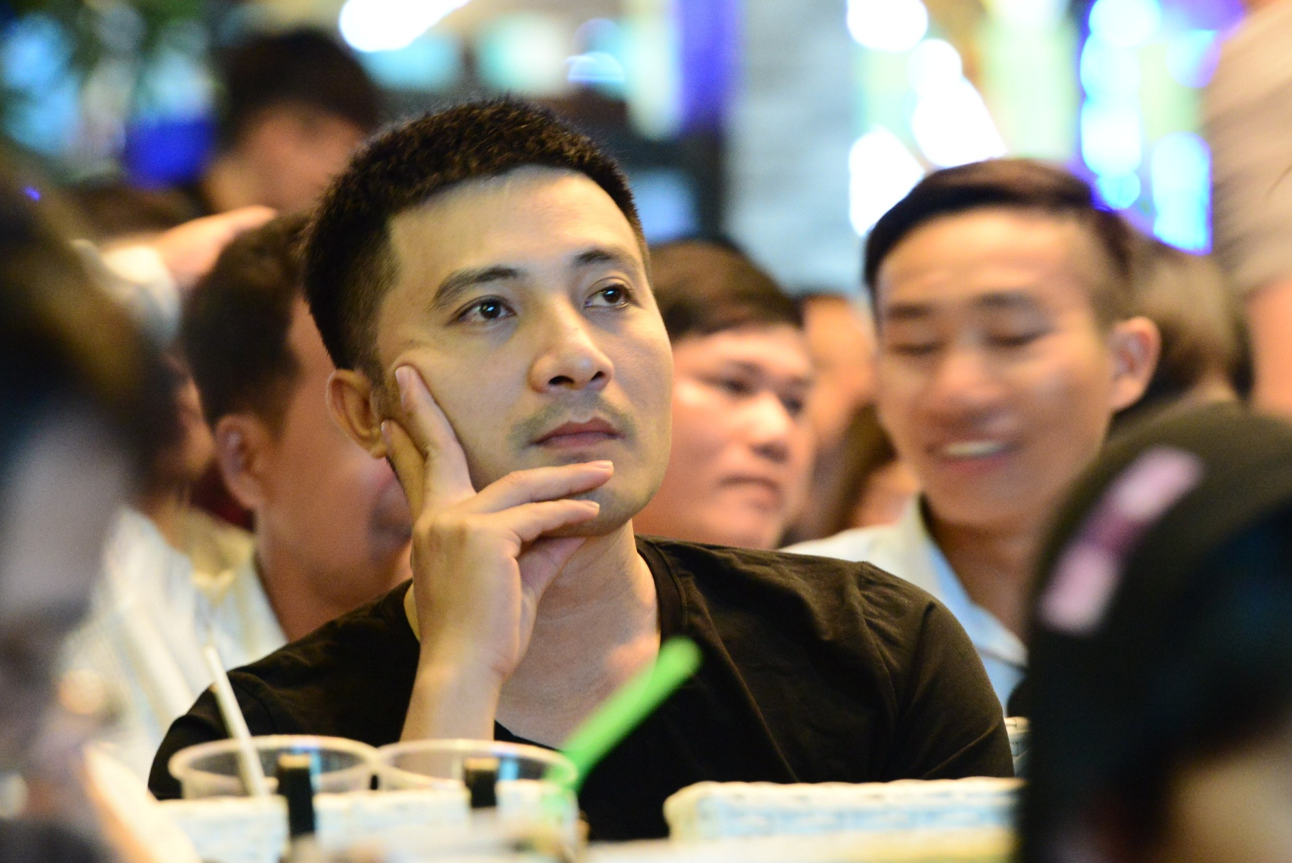 nguoi ham mo xem bong da World Cup o Sai Gon anh 9