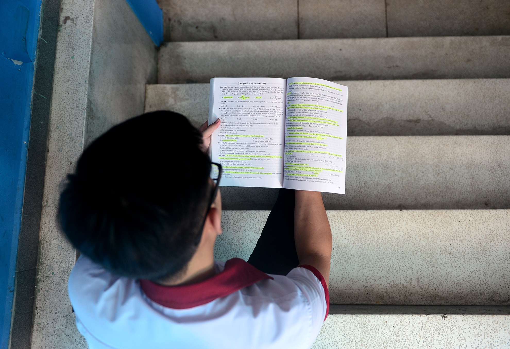 Canh on thi nuoc rut cua cac si tu Sai Gon anh 14